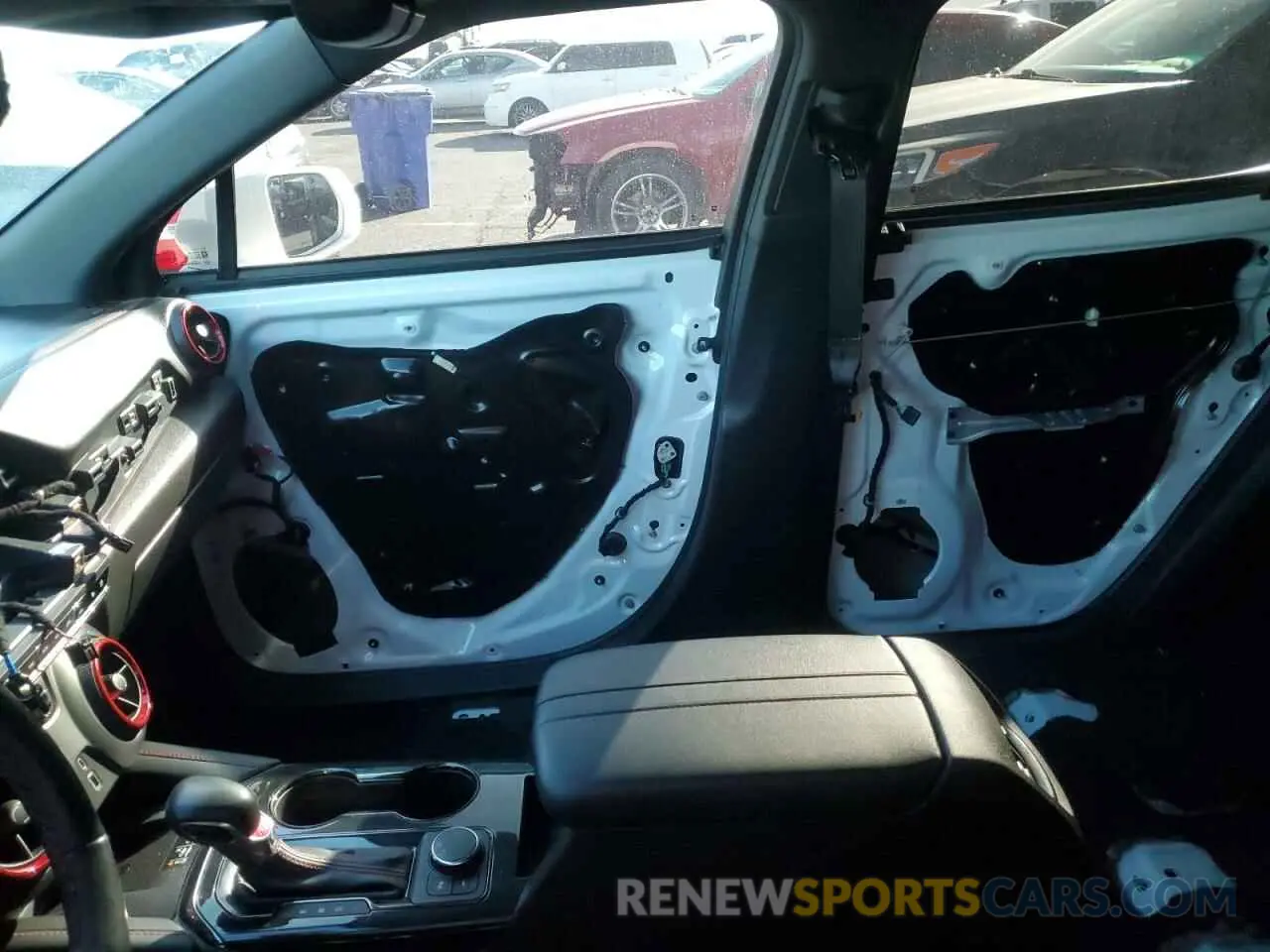 8 fotografías del automóvil dañado 3GNKBJRSXKS661583 CHEVROLET BLAZER 2019