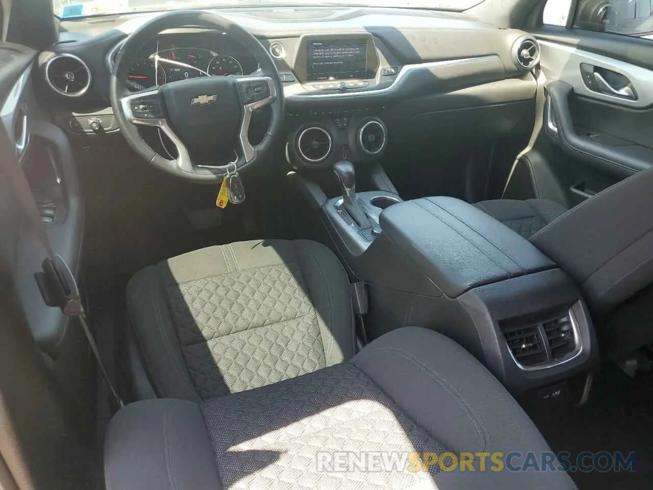 8 fotografías del automóvil dañado 3GNKBCR44LS690494 CHEVROLET BLAZER 2020