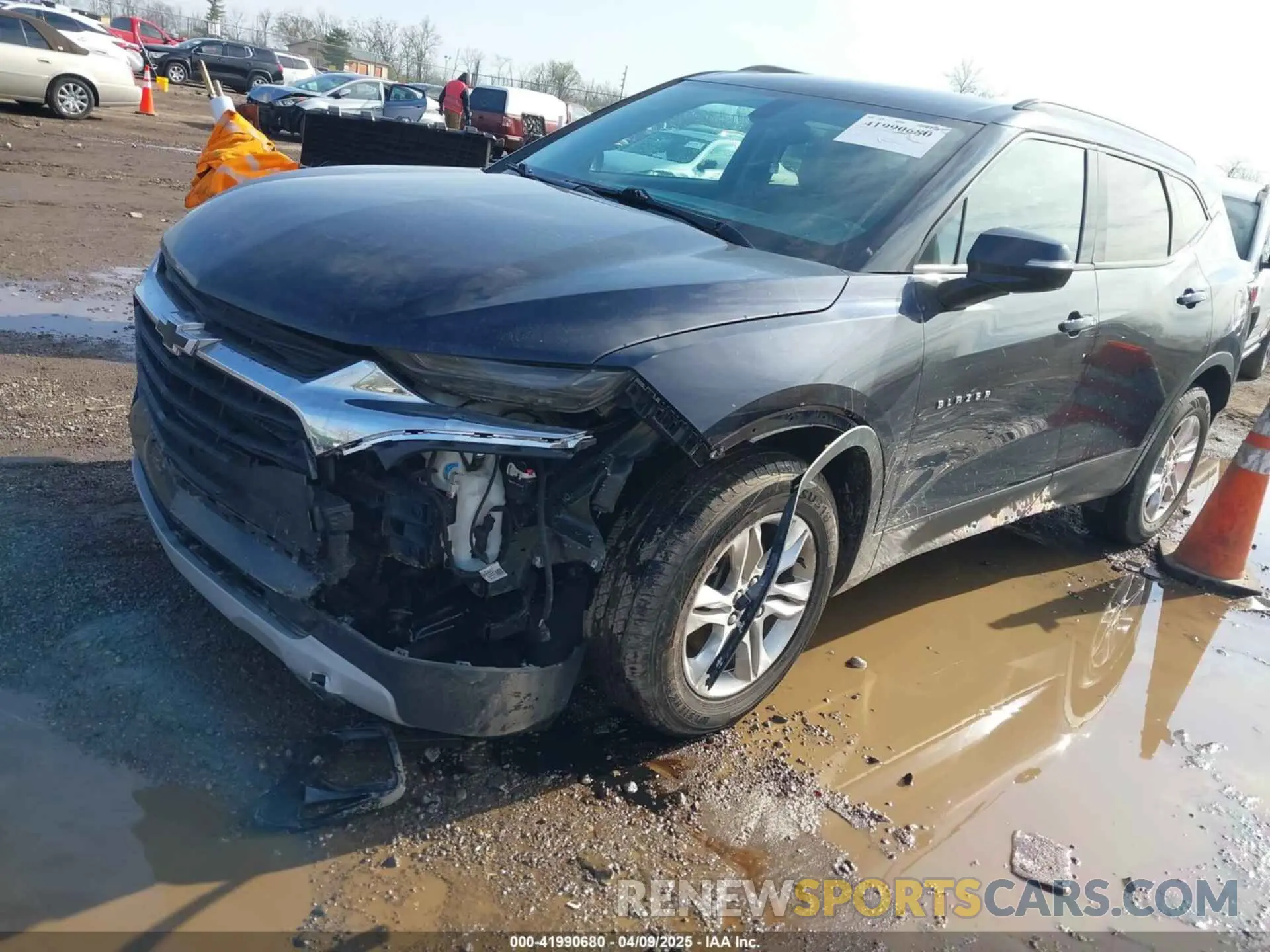 2 fotografías del automóvil dañado 3GNKBCR49LS632879 CHEVROLET BLAZER 2020