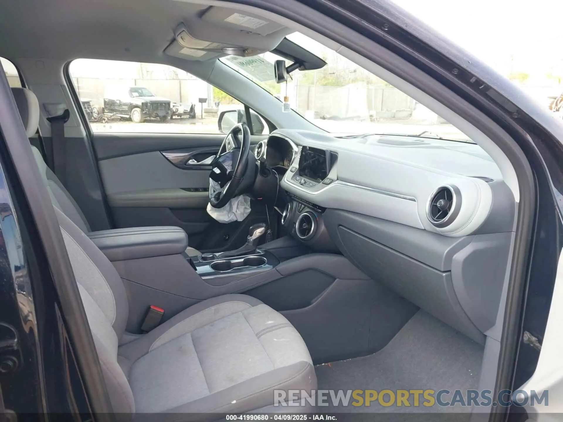 5 fotografías del automóvil dañado 3GNKBCR49LS632879 CHEVROLET BLAZER 2020
