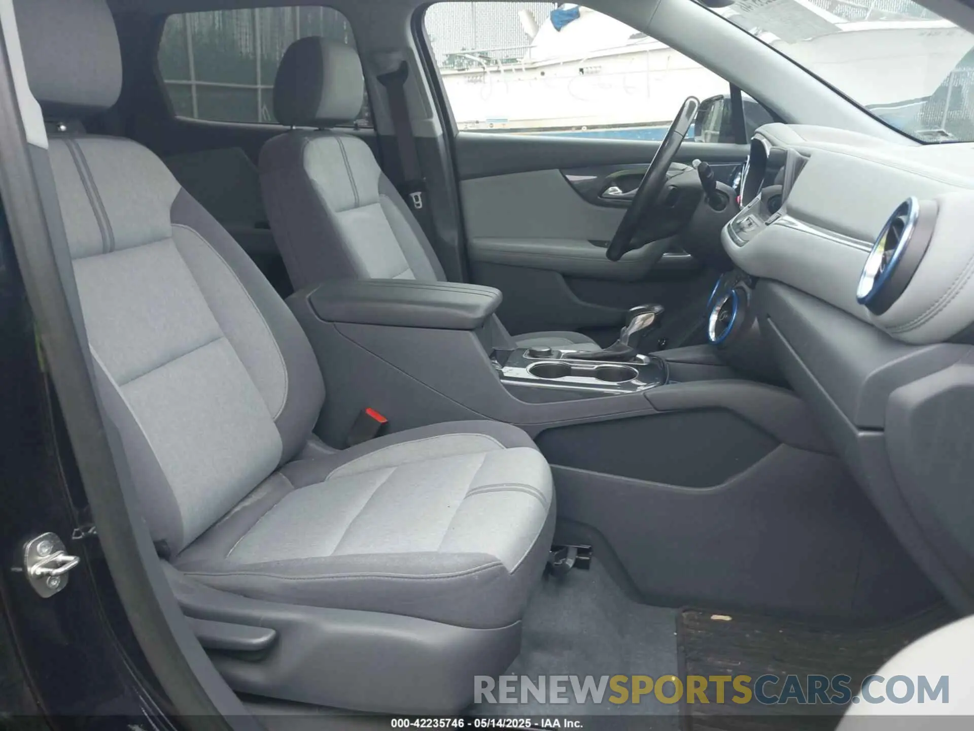 5 fotografías del automóvil dañado 3GNKBCRS0LS602359 CHEVROLET BLAZER 2020