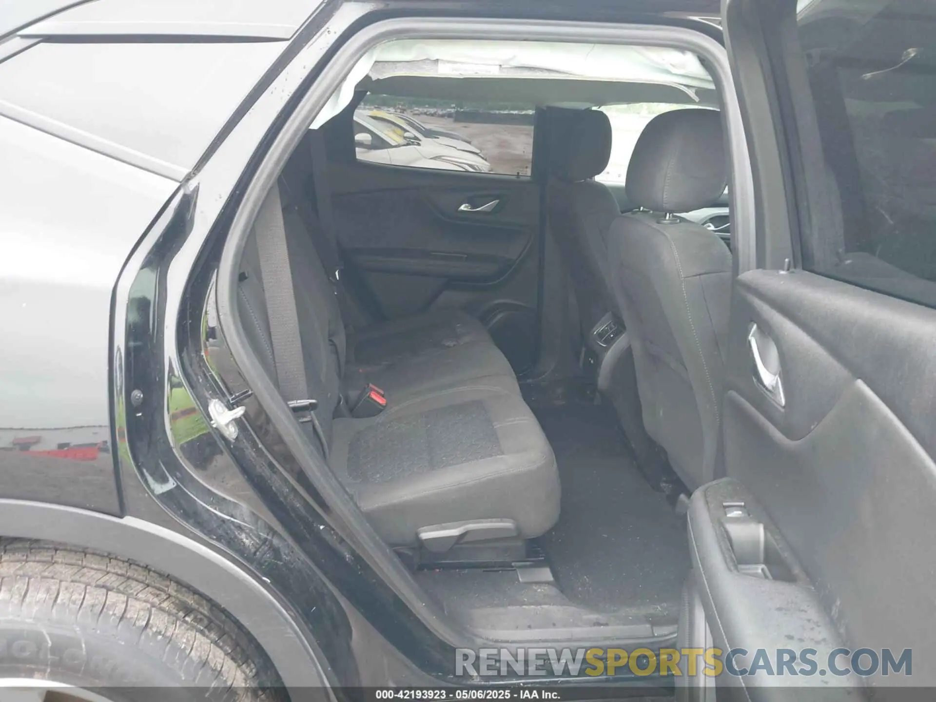 8 fotografías del automóvil dañado 3GNKBCRS0LS616603 CHEVROLET BLAZER 2020