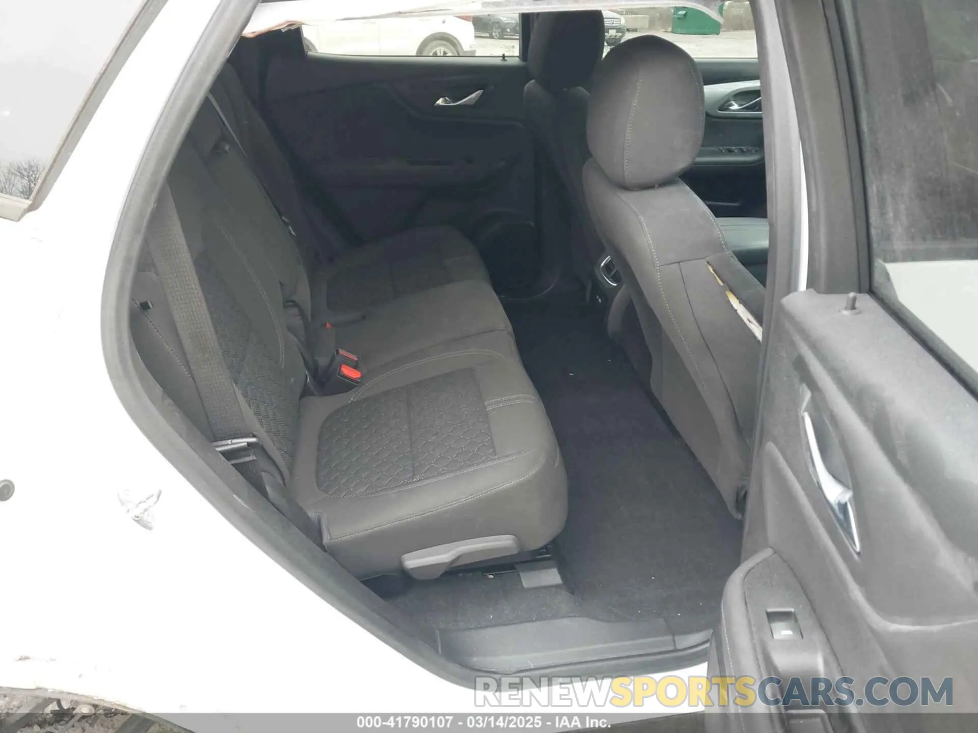 8 fotografías del automóvil dañado 3GNKBCRS7LS603556 CHEVROLET BLAZER 2020