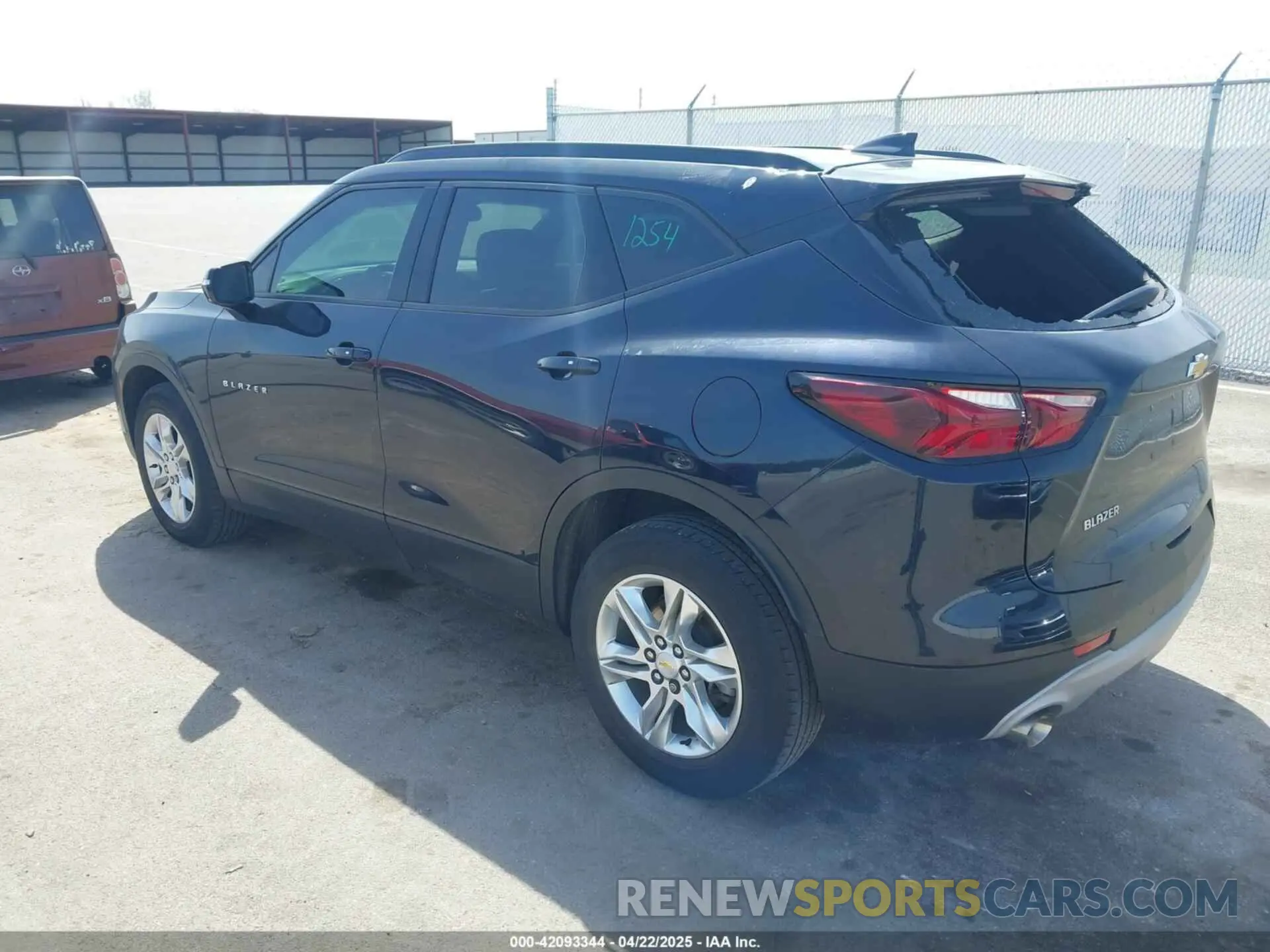 3 fotografías del automóvil dañado 3GNKBCRSXLS690885 CHEVROLET BLAZER 2020