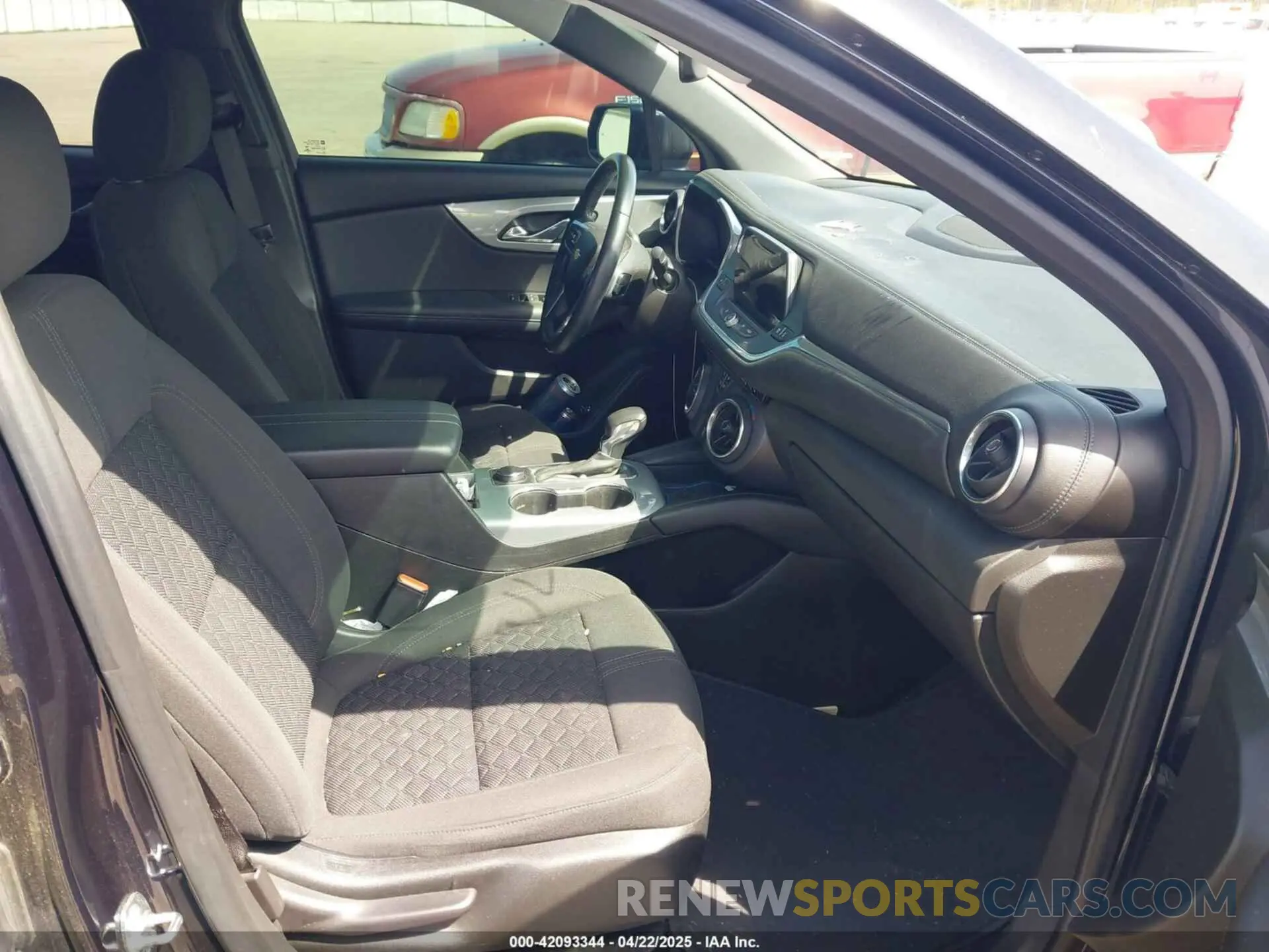 5 fotografías del automóvil dañado 3GNKBCRSXLS690885 CHEVROLET BLAZER 2020