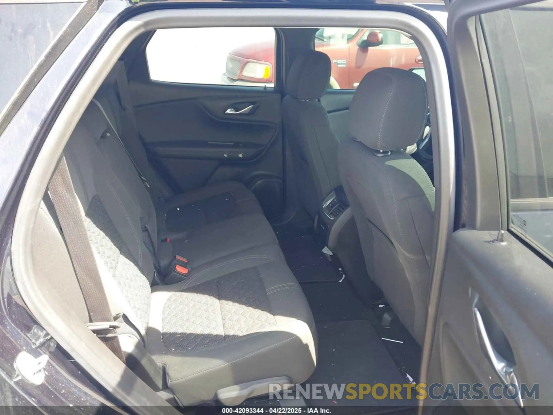 8 fotografías del automóvil dañado 3GNKBCRSXLS690885 CHEVROLET BLAZER 2020