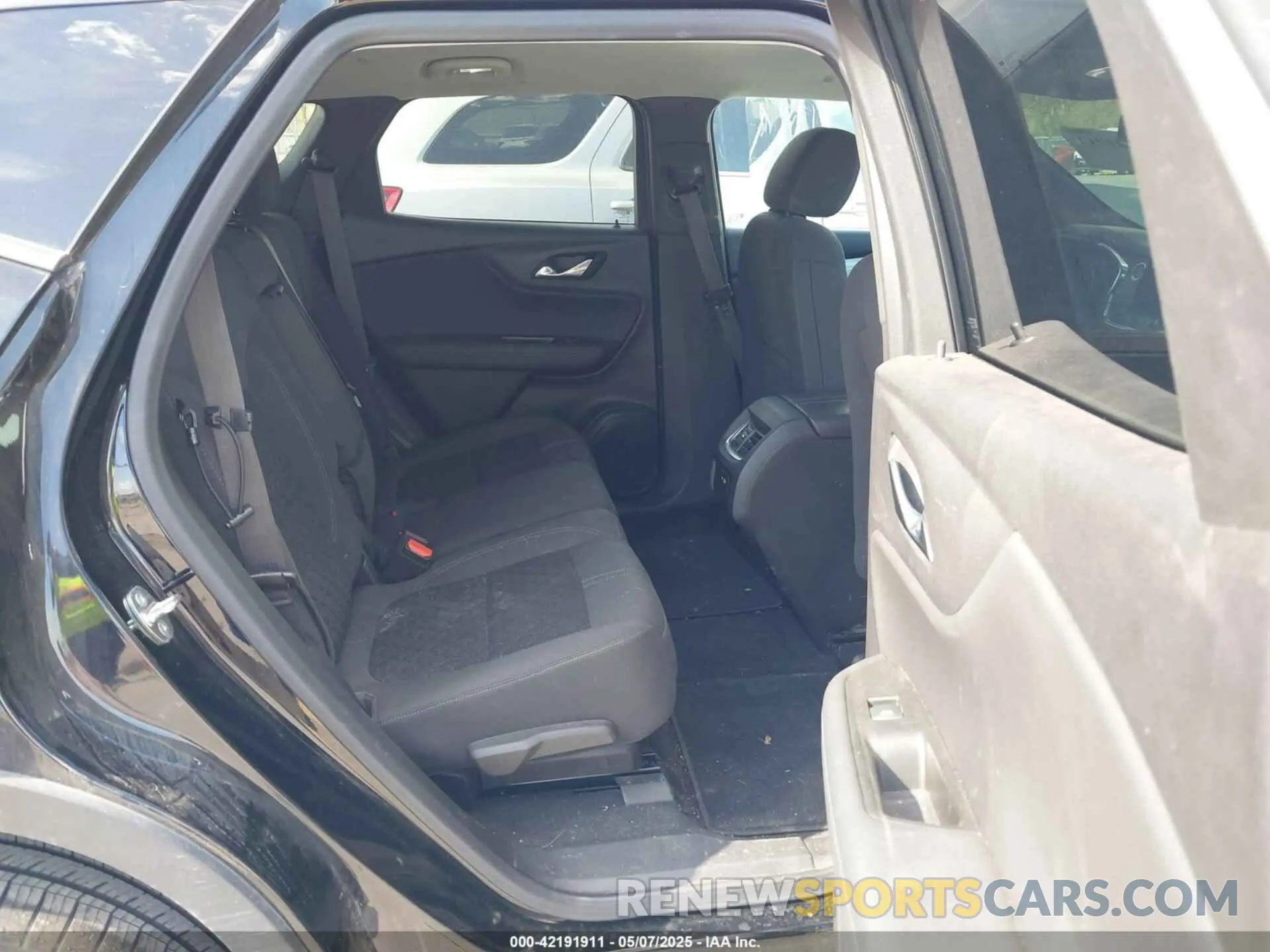 8 fotografías del automóvil dañado 3GNKBHRS4LS608775 CHEVROLET BLAZER 2020