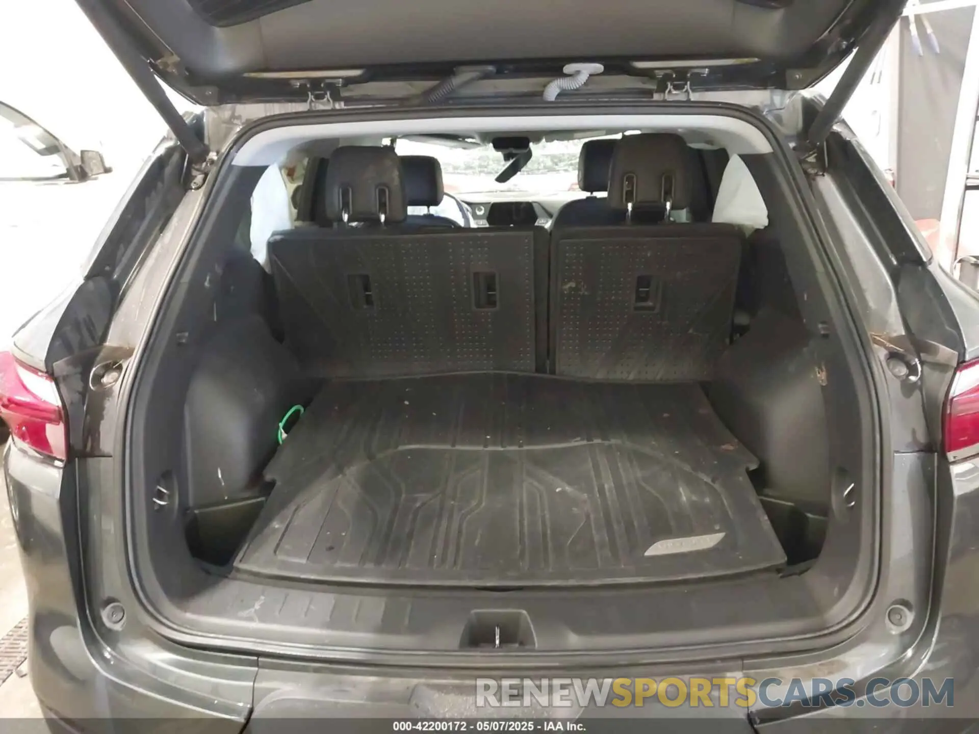 12 fotografías del automóvil dañado 3GNKBJR46LS655282 CHEVROLET BLAZER 2020