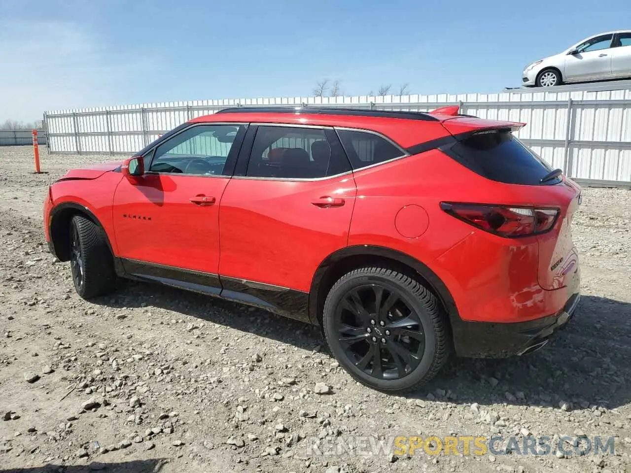 2 fotografías del automóvil dañado 3GNKBKRS8LS551946 CHEVROLET BLAZER 2020