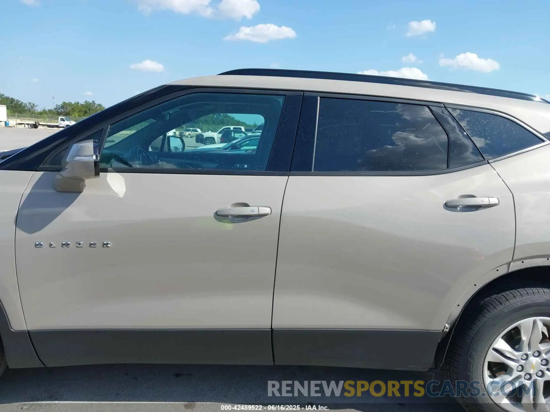 15 fotografías del automóvil dañado 3GNKBBRA2MS560439 CHEVROLET BLAZER 2021