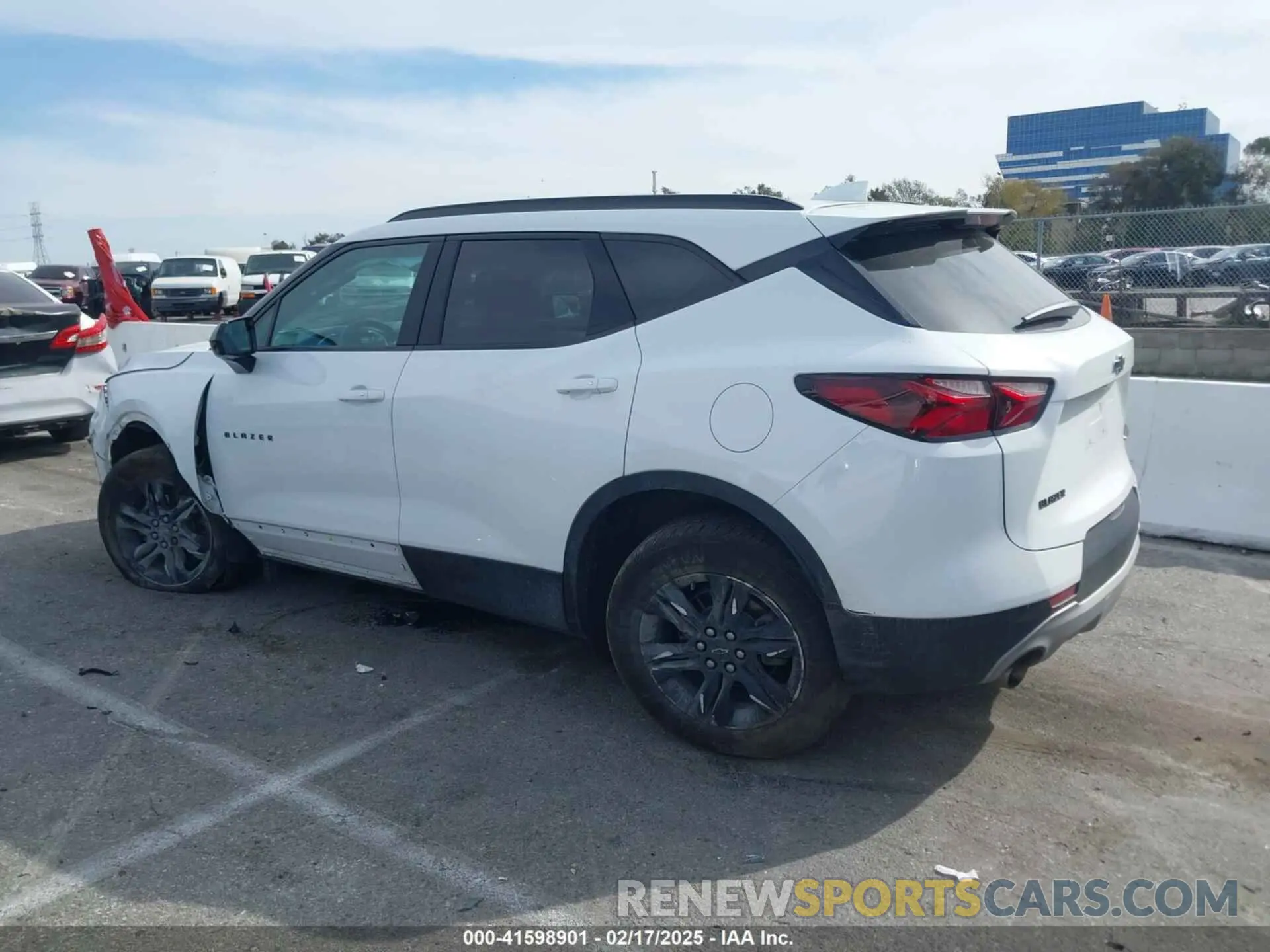 14 fotografías del automóvil dañado 3GNKBBRAXMS569647 CHEVROLET BLAZER 2021