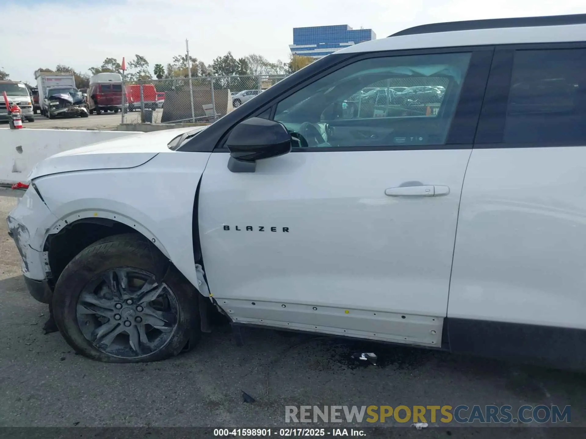 17 fotografías del automóvil dañado 3GNKBBRAXMS569647 CHEVROLET BLAZER 2021