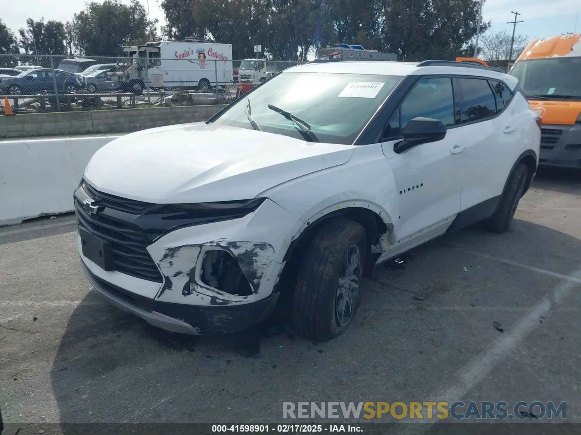 2 fotografías del automóvil dañado 3GNKBBRAXMS569647 CHEVROLET BLAZER 2021