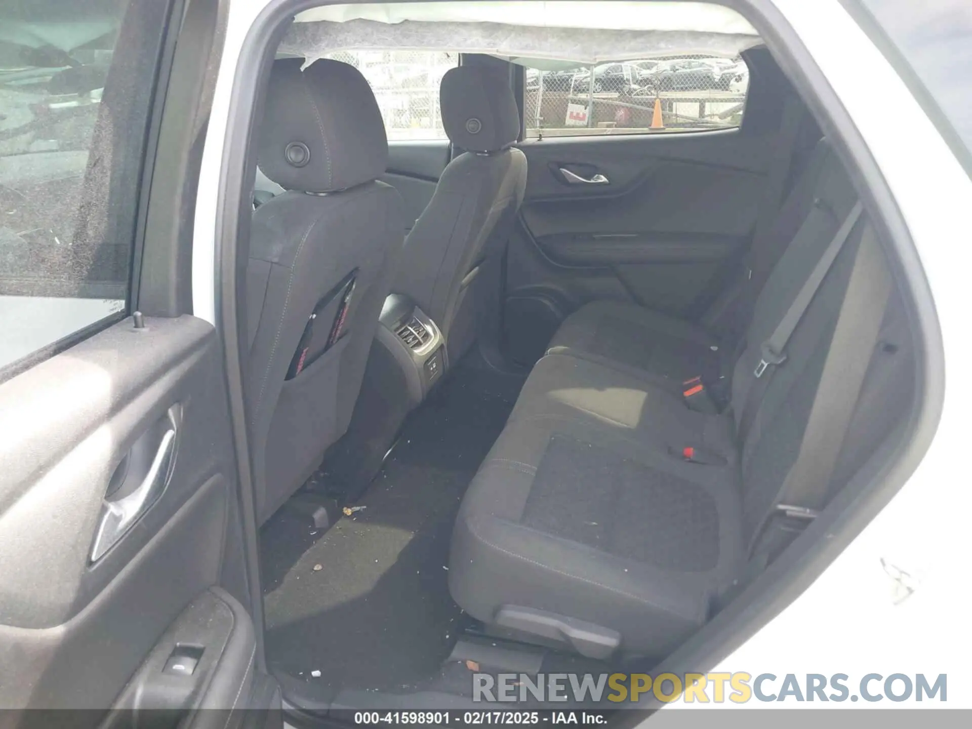 8 fotografías del automóvil dañado 3GNKBBRAXMS569647 CHEVROLET BLAZER 2021