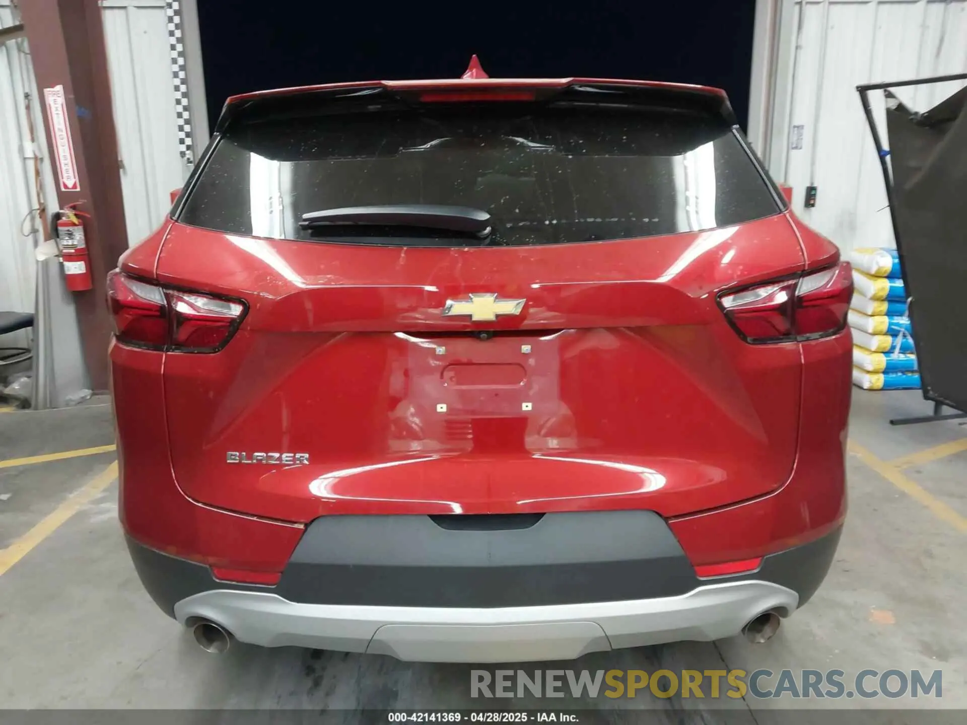 15 fotografías del automóvil dañado 3GNKBBRAXMS573326 CHEVROLET BLAZER 2021