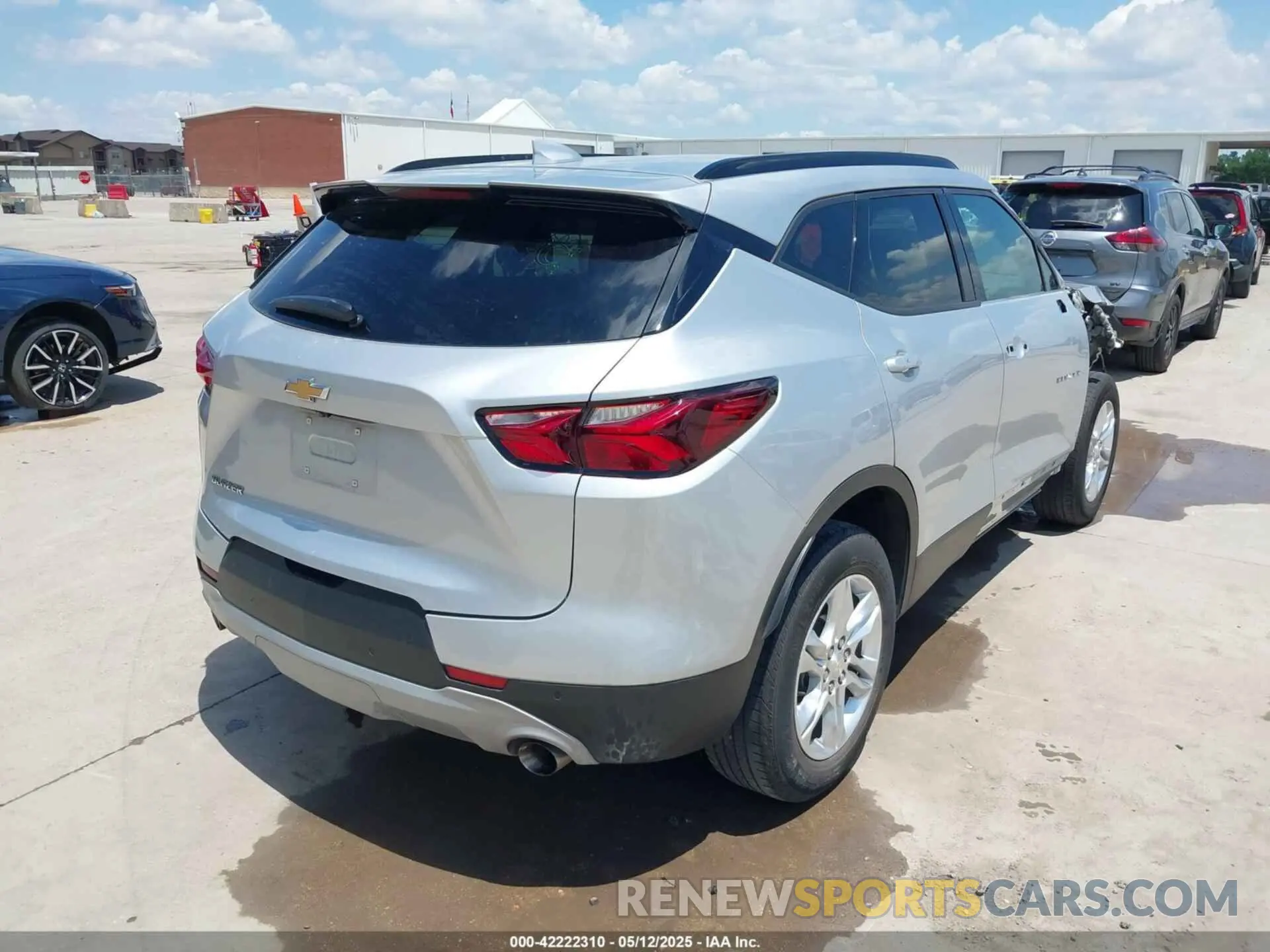 4 fotografías del automóvil dañado 3GNKBCR47MS577835 CHEVROLET BLAZER 2021