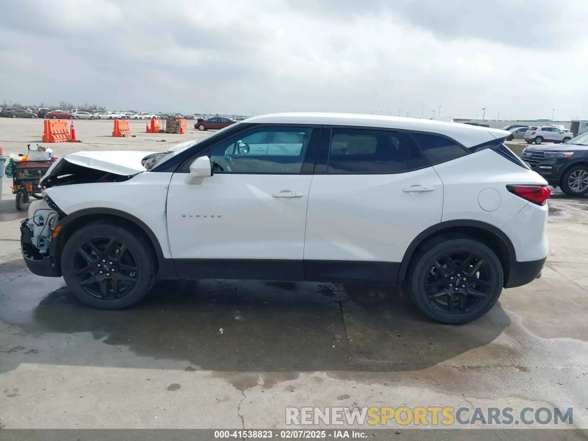 15 fotografías del automóvil dañado 3GNKBCRS3MS576373 CHEVROLET BLAZER 2021