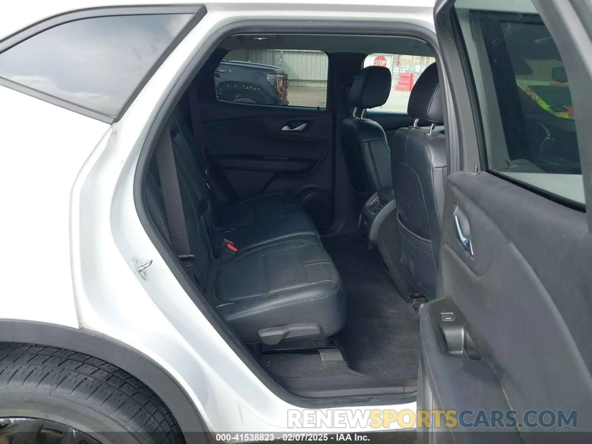 8 fotografías del automóvil dañado 3GNKBCRS3MS576373 CHEVROLET BLAZER 2021