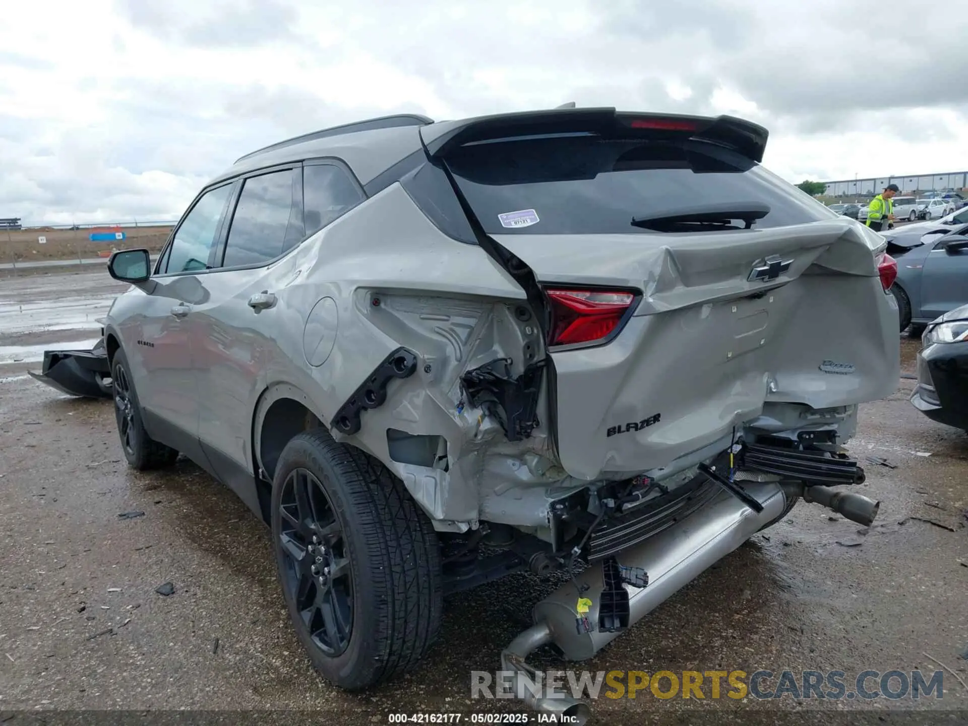 3 fotografías del automóvil dañado 3GNKBCRS4MS563177 CHEVROLET BLAZER 2021