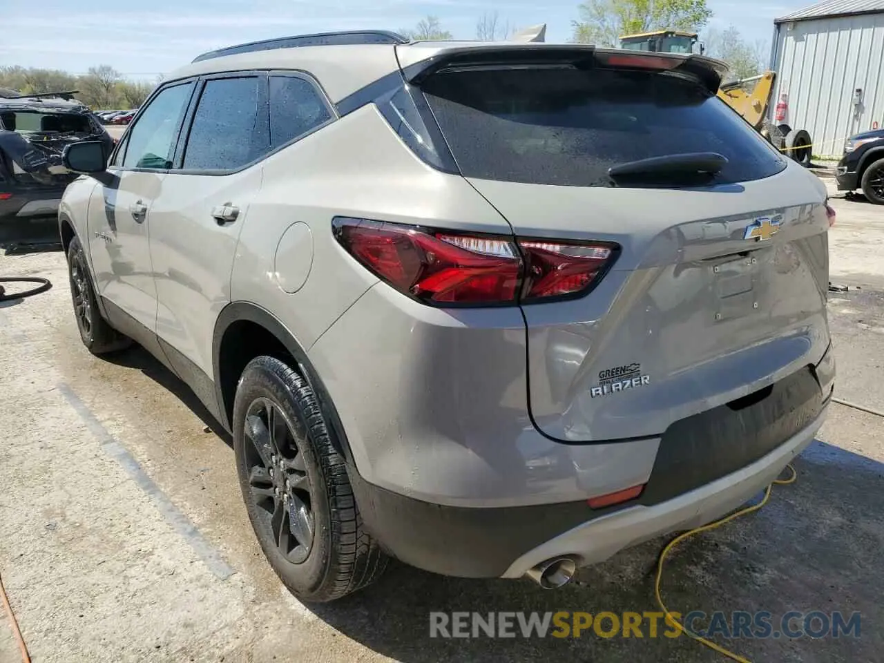 2 fotografías del automóvil dañado 3GNKBCRS7MS562136 CHEVROLET BLAZER 2021