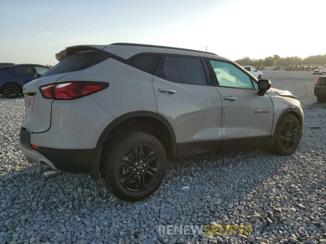 3 fotografías del automóvil dañado 3GNKBDRS1MS559092 CHEVROLET BLAZER 2021