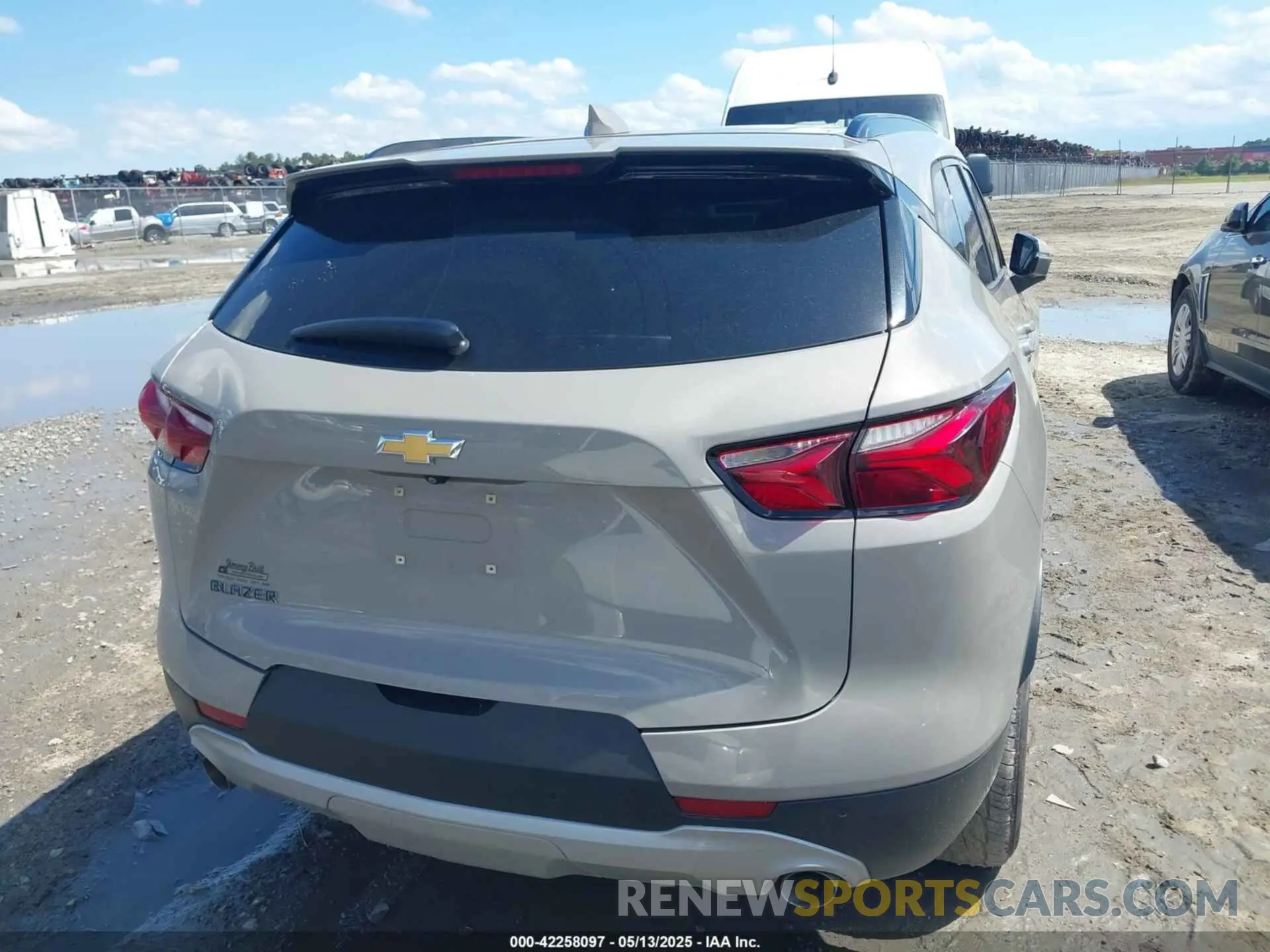 15 fotografías del automóvil dañado 3GNKBDRS5MS502636 CHEVROLET BLAZER 2021