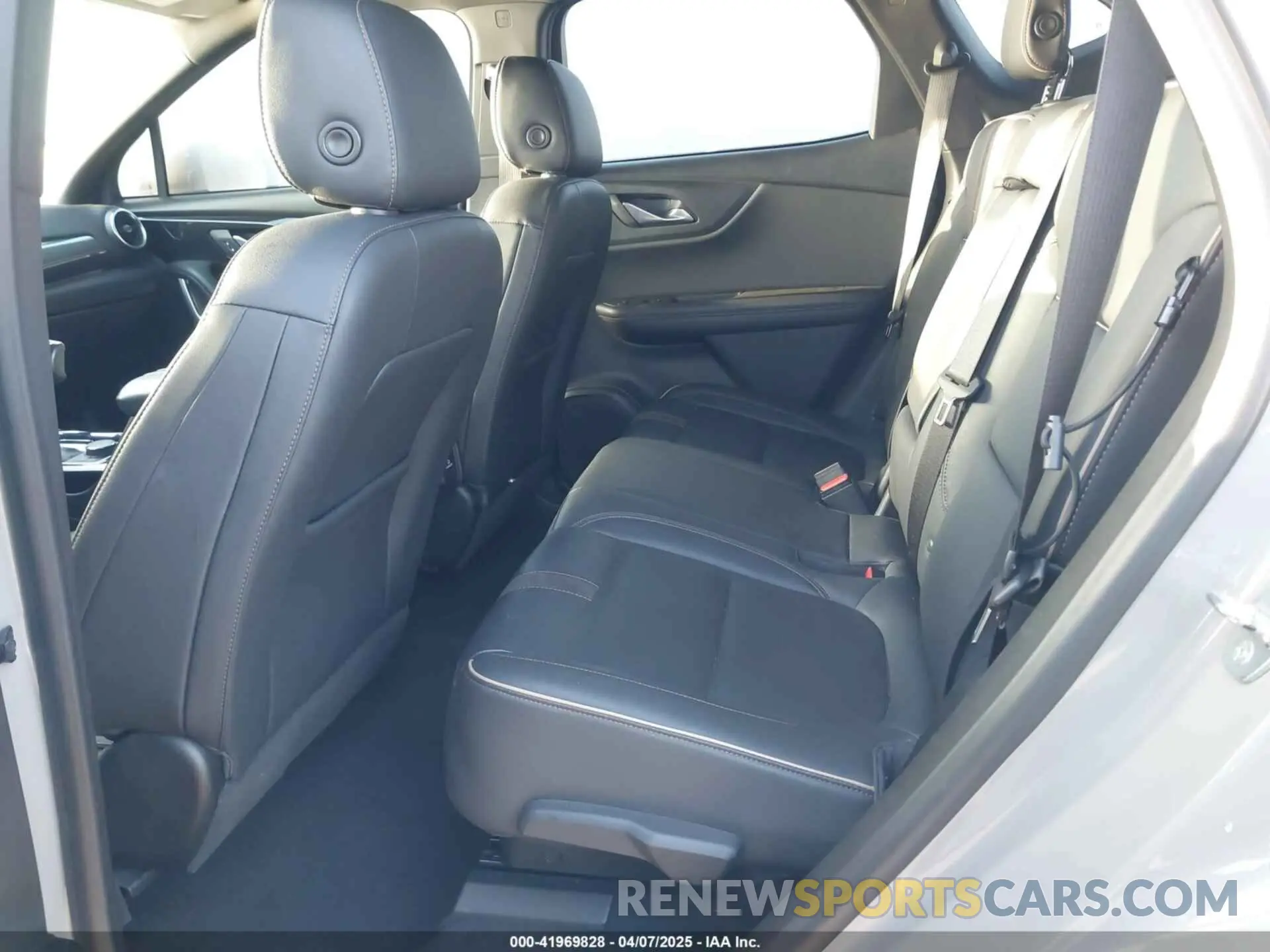 8 fotografías del automóvil dañado 3GNKBFR49MS530114 CHEVROLET BLAZER 2021