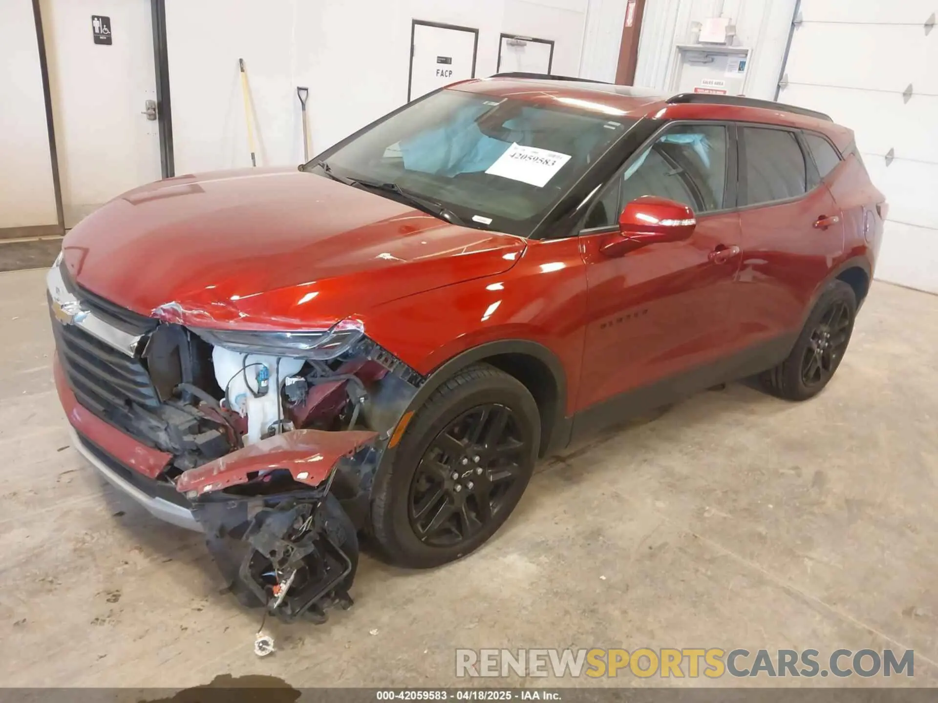 2 fotografías del automóvil dañado 3GNKBJRS2MS520283 CHEVROLET BLAZER 2021