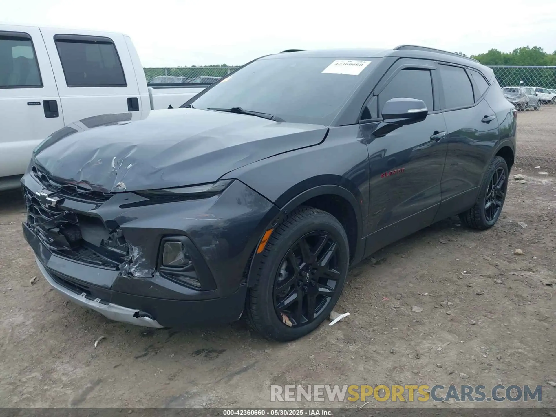 2 fotografías del automóvil dañado 3GNKBJRS7MS562738 CHEVROLET BLAZER 2021