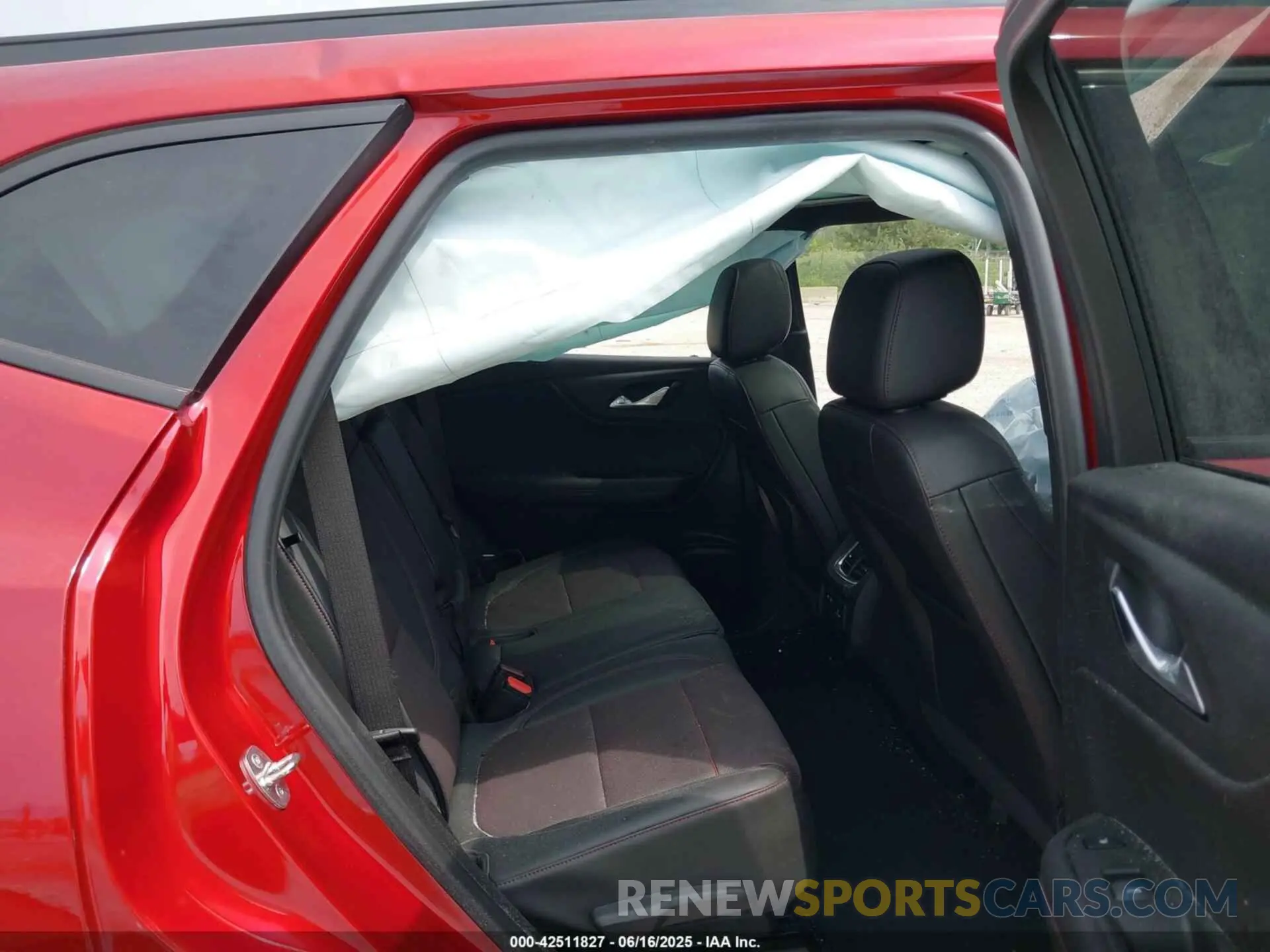 8 fotografías del automóvil dañado 3GNKBKRS4MS570818 CHEVROLET BLAZER 2021