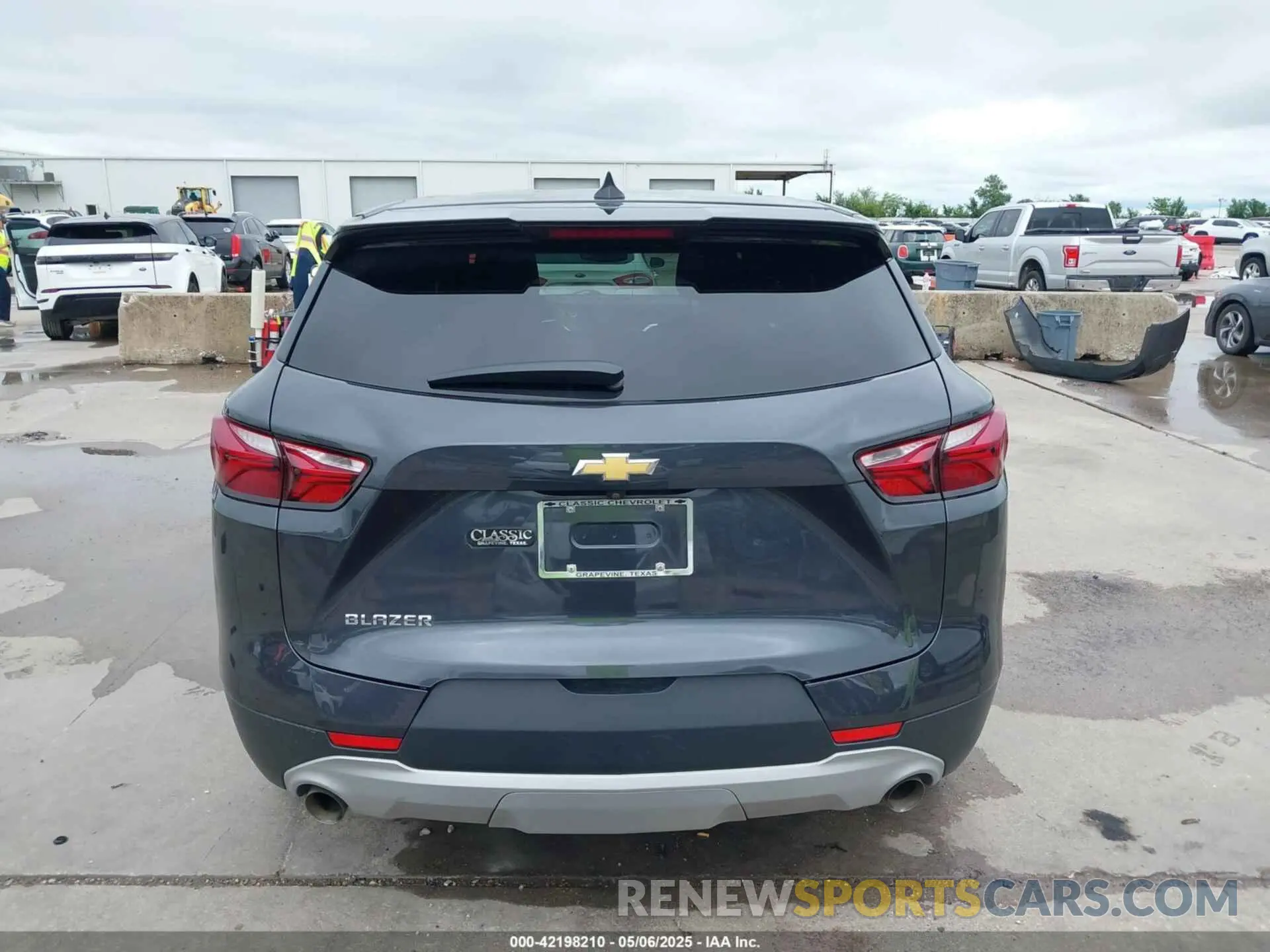 16 fotografías del automóvil dañado 3GNKBCR40NS212396 CHEVROLET BLAZER 2022
