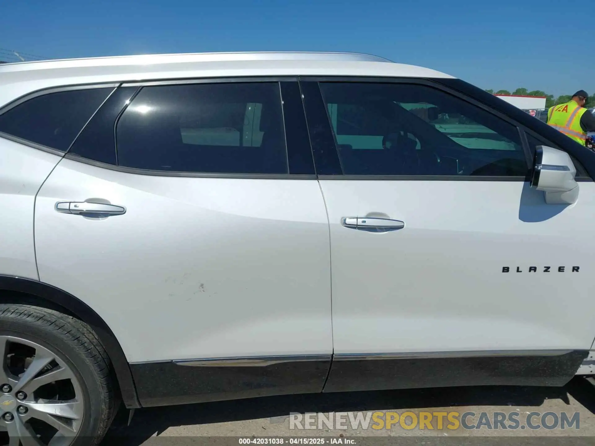 13 fotografías del automóvil dañado 3GNKBFRS8NS159382 CHEVROLET BLAZER 2022
