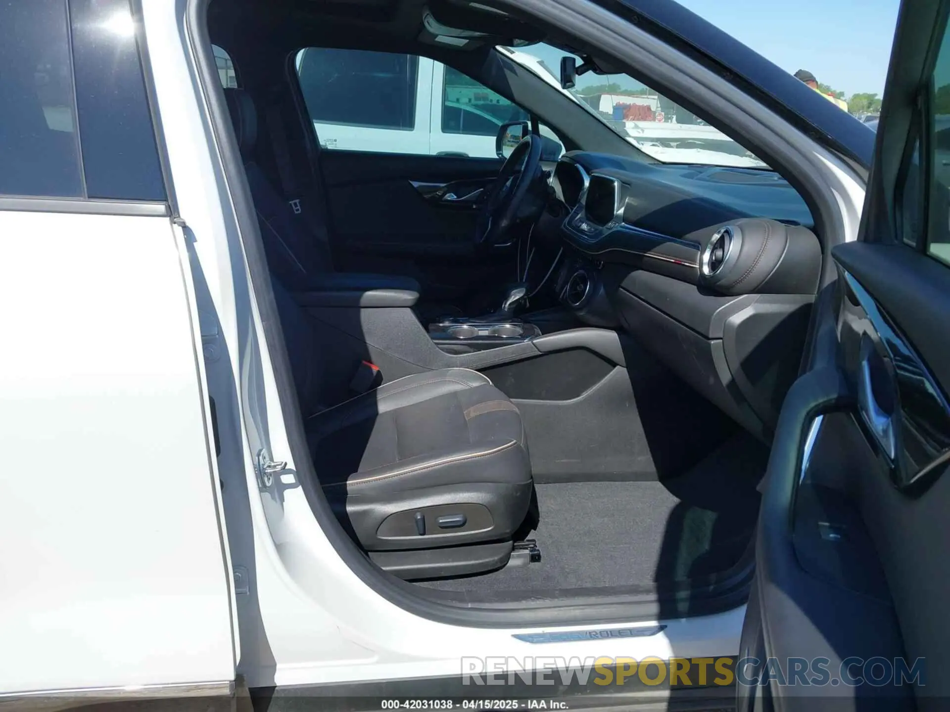 5 fotografías del automóvil dañado 3GNKBFRS8NS159382 CHEVROLET BLAZER 2022