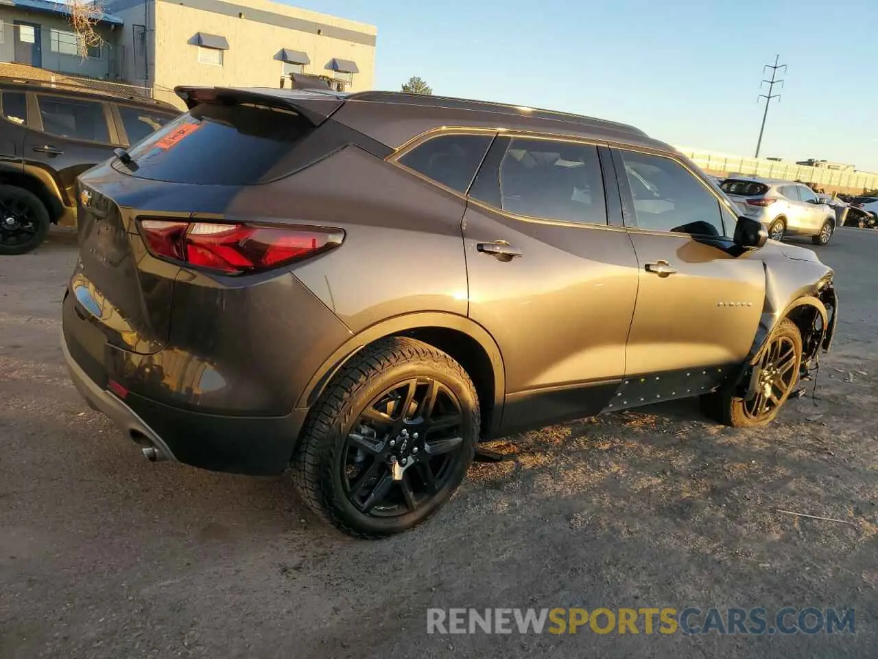 3 fotografías del automóvil dañado 3GNKBJRSXNS218029 CHEVROLET BLAZER 2022