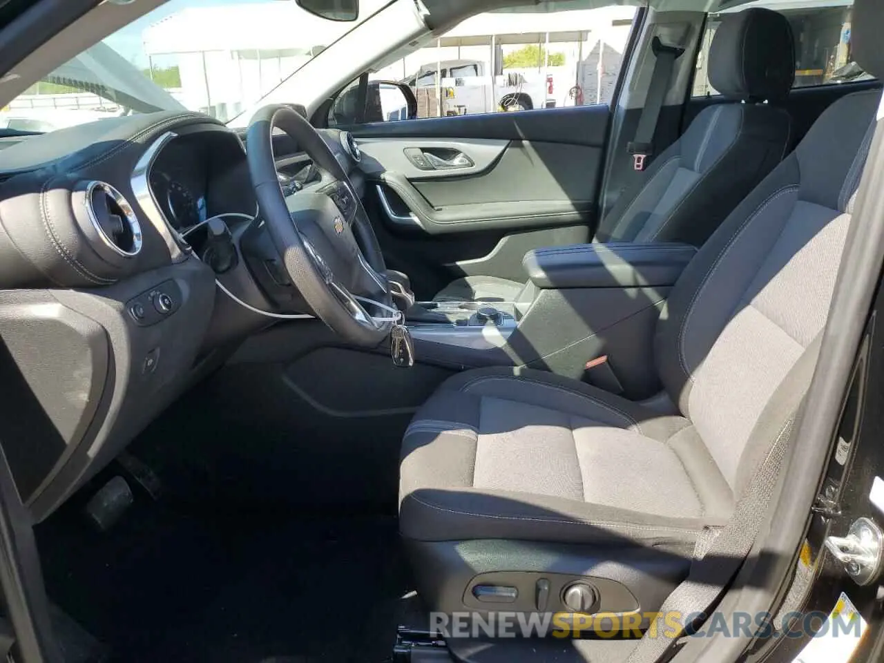 7 fotografías del automóvil dañado 3GNKBCR40PS126072 CHEVROLET BLAZER 2023