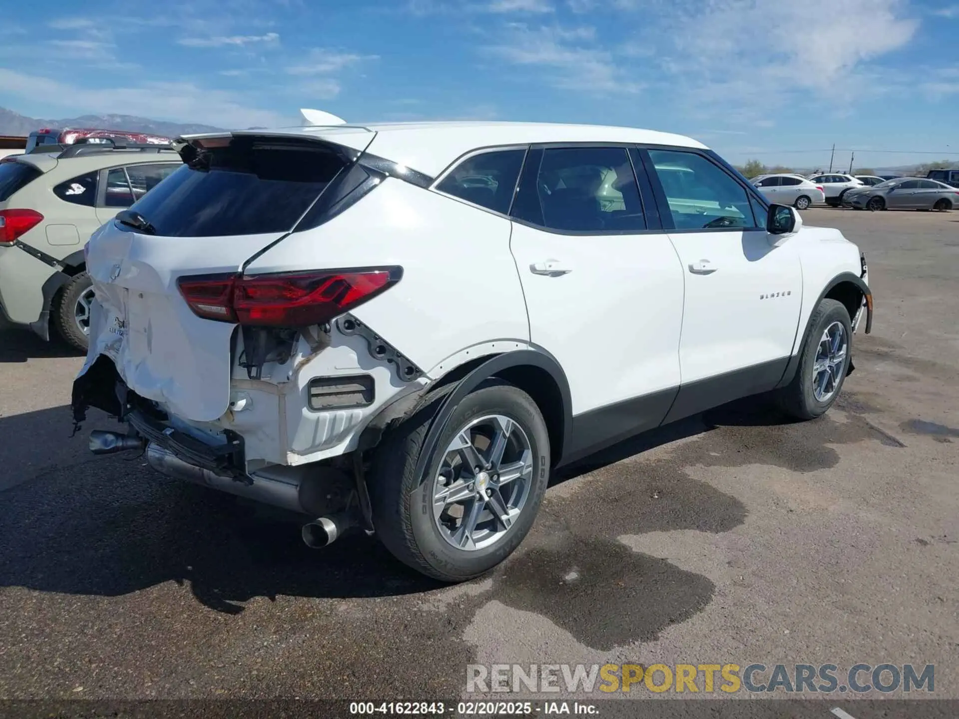 4 fotografías del automóvil dañado 3GNKBCR4XPS116844 CHEVROLET BLAZER 2023