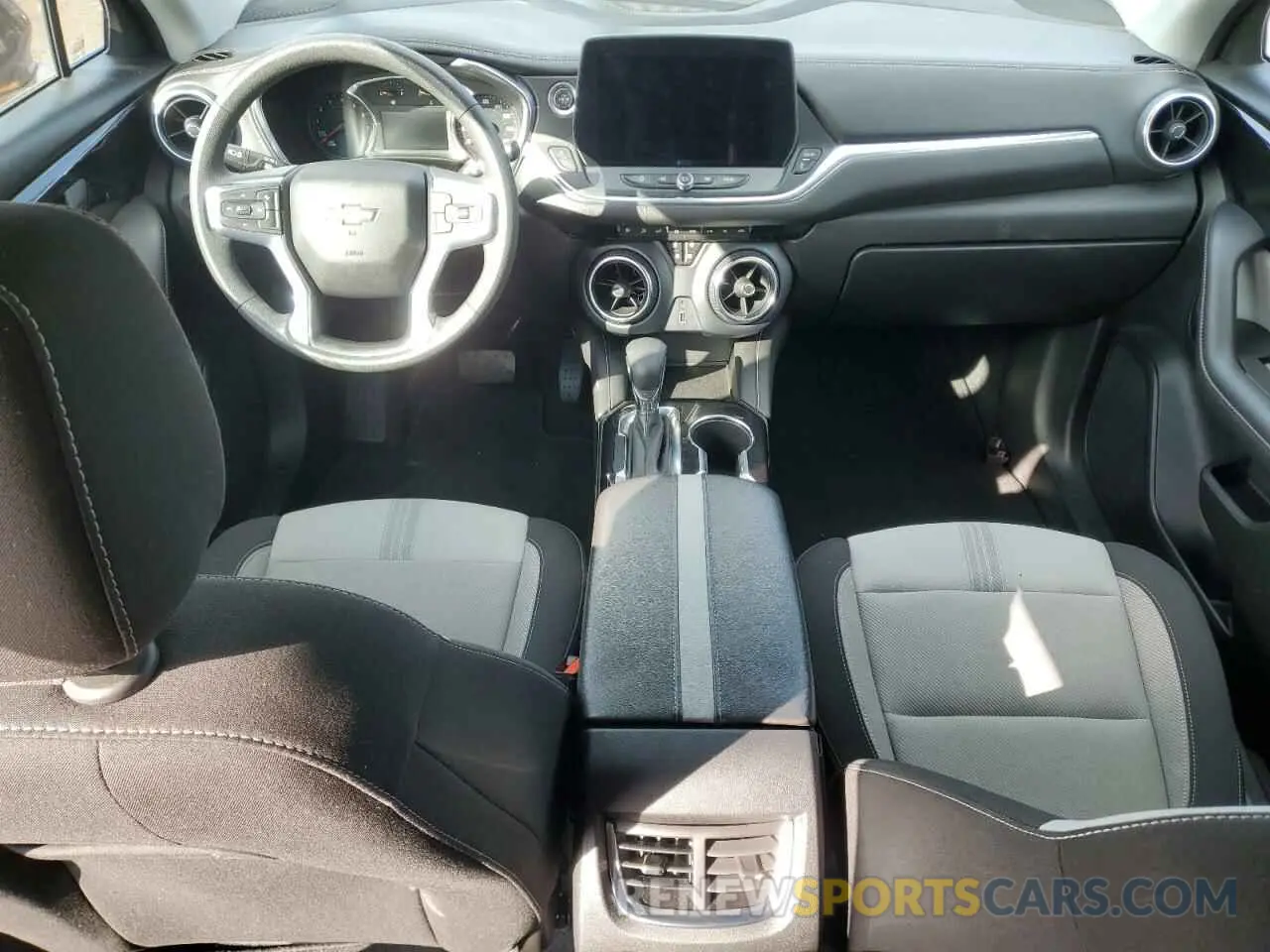 8 fotografías del automóvil dañado 3GNKBHR45PS170730 CHEVROLET BLAZER 2023