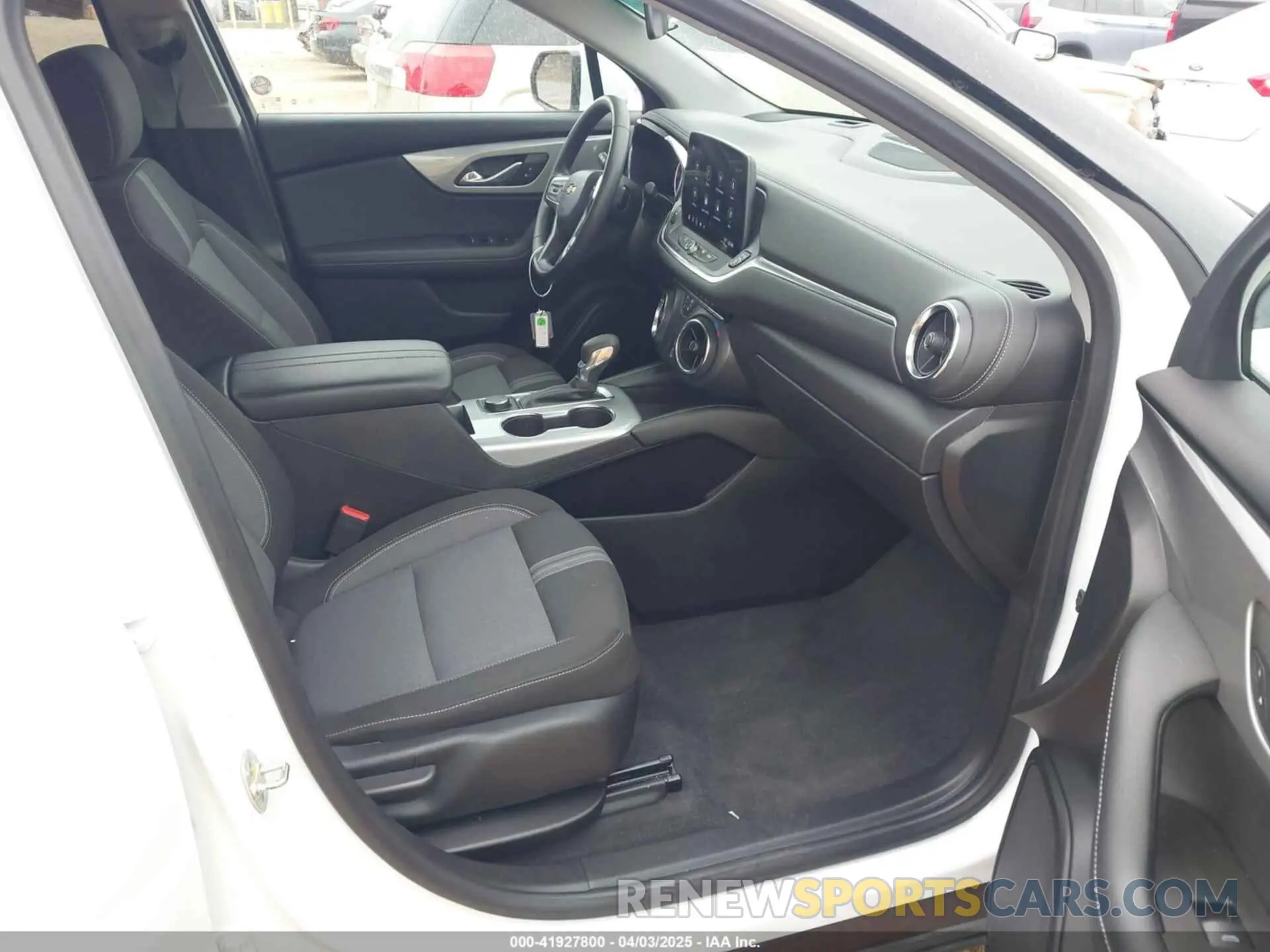 5 fotografías del automóvil dañado 3GNKBHR45PS234006 CHEVROLET BLAZER 2023