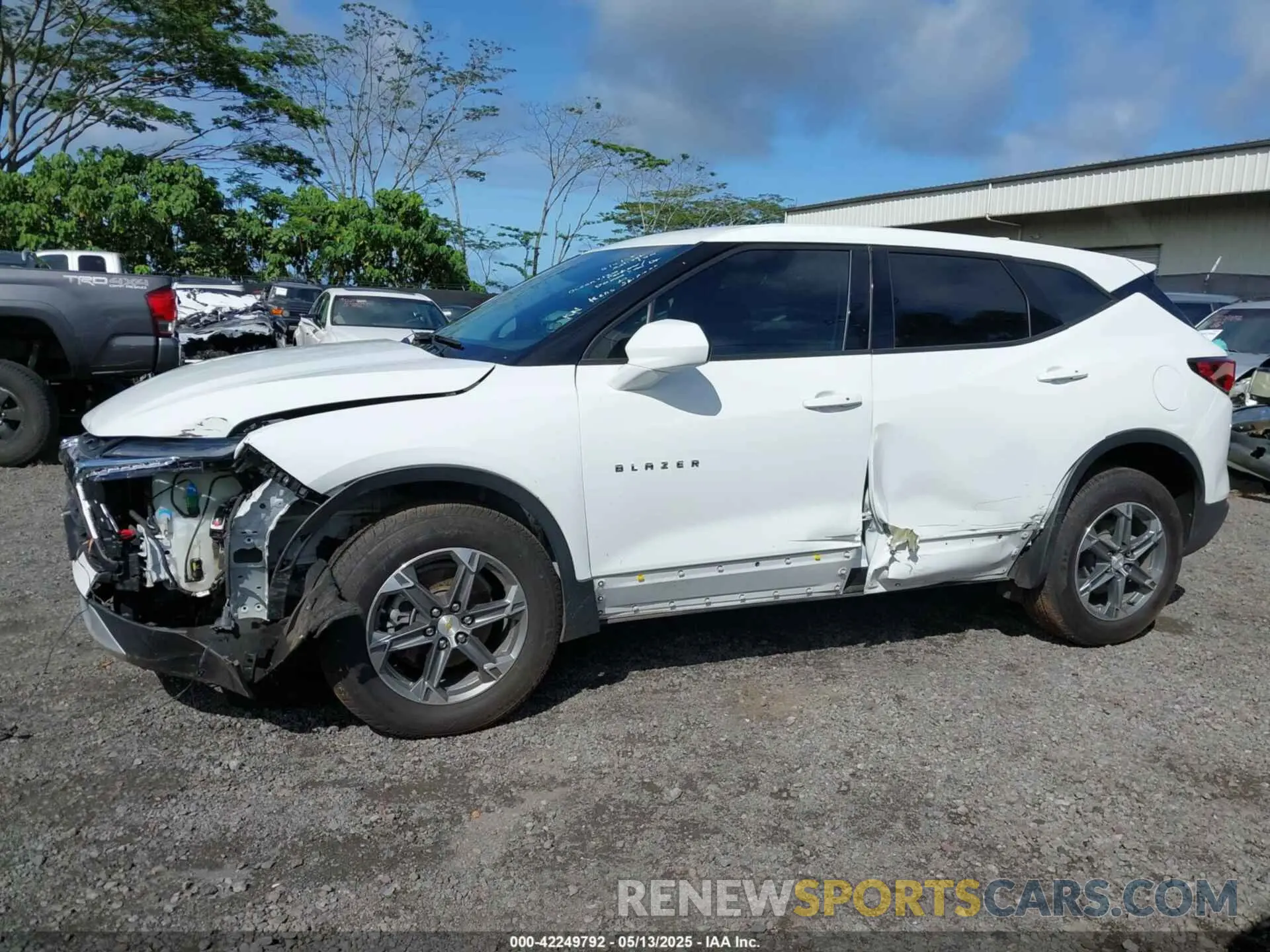 14 fotografías del automóvil dañado 3GNKBHR46PS213116 CHEVROLET BLAZER 2023