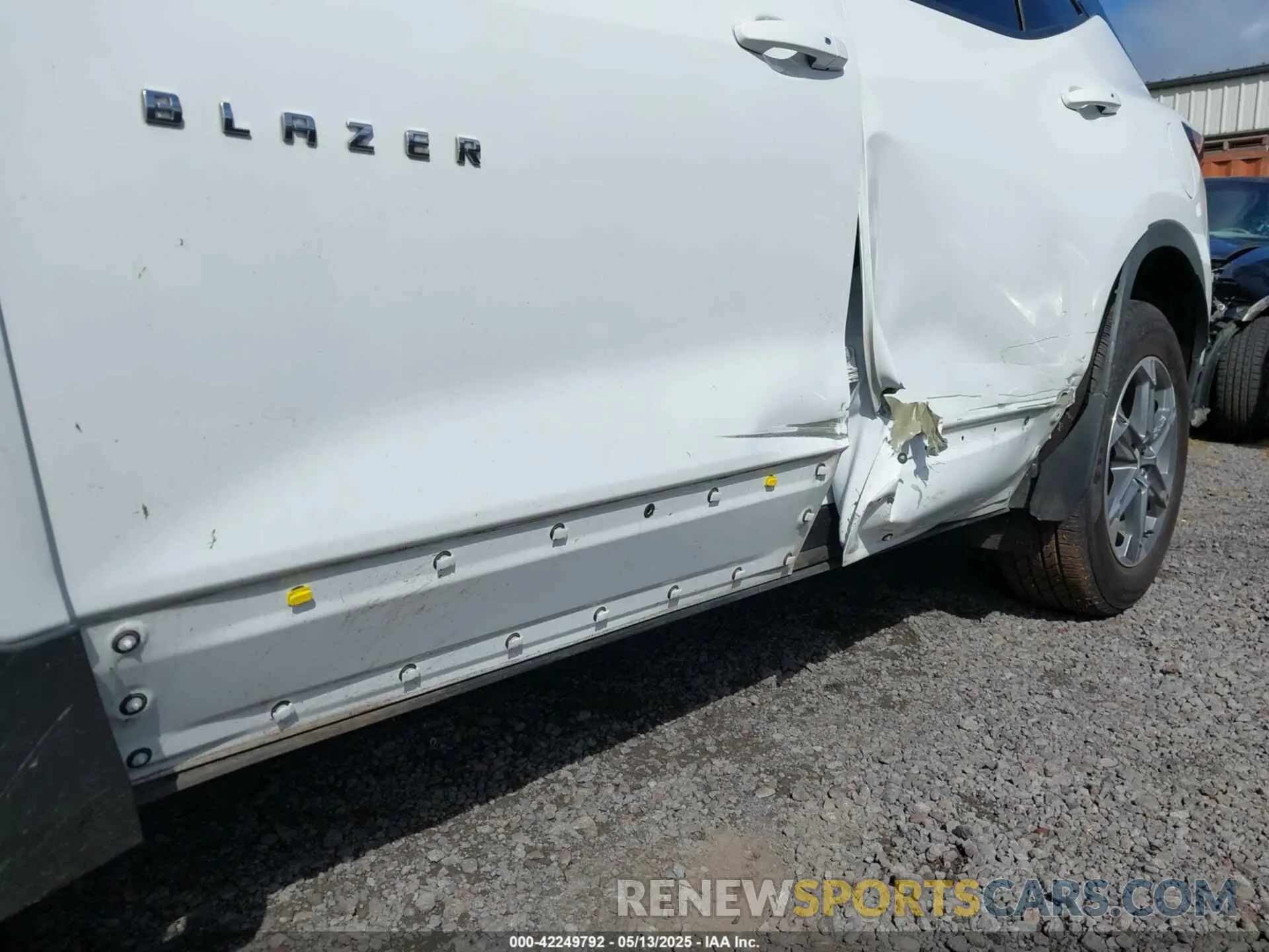 17 fotografías del automóvil dañado 3GNKBHR46PS213116 CHEVROLET BLAZER 2023