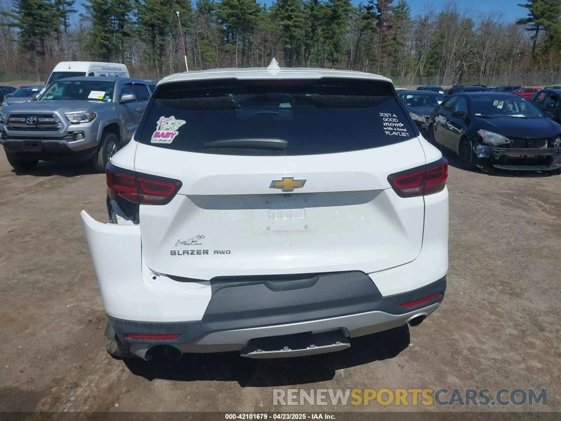 17 fotografías del automóvil dañado 3GNKBHR4XPS220814 CHEVROLET BLAZER 2023