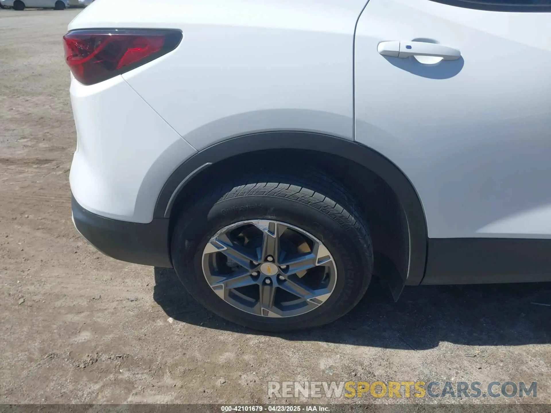 18 fotografías del automóvil dañado 3GNKBHR4XPS220814 CHEVROLET BLAZER 2023