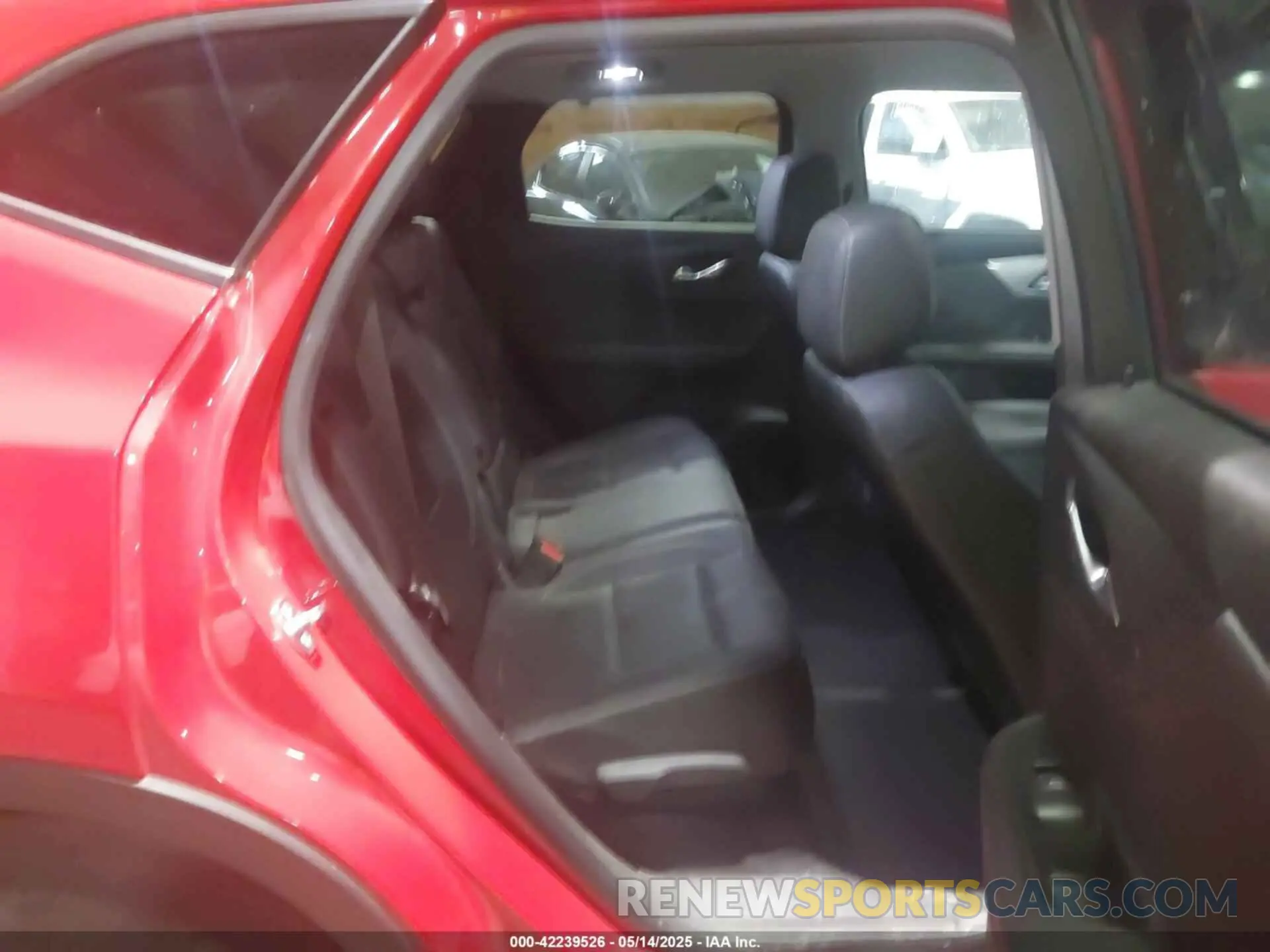 8 fotografías del automóvil dañado 3GNKBJRS2PS102035 CHEVROLET BLAZER 2023