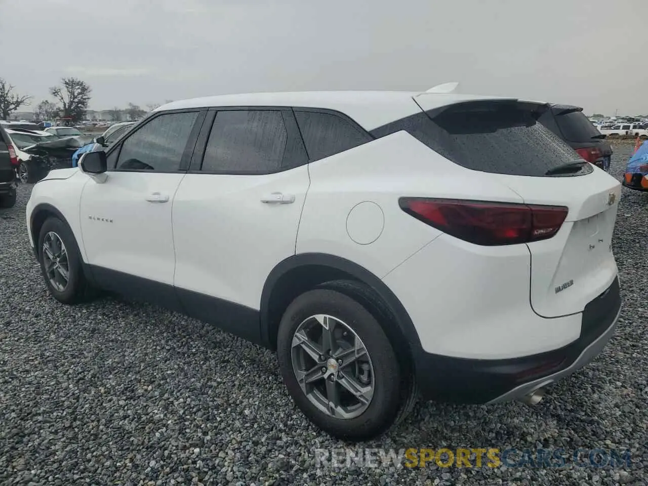 2 fotografías del automóvil dañado 3GNKBCR43RS137604 CHEVROLET BLAZER 2024
