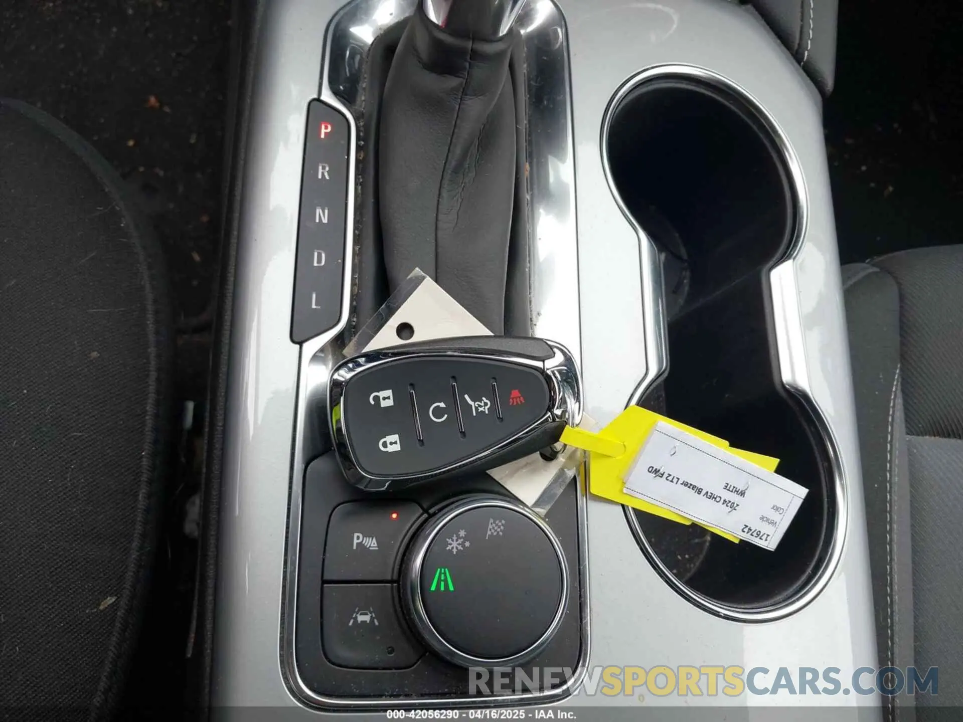 11 fotografías del automóvil dañado 3GNKBCR44RS277208 CHEVROLET BLAZER 2024