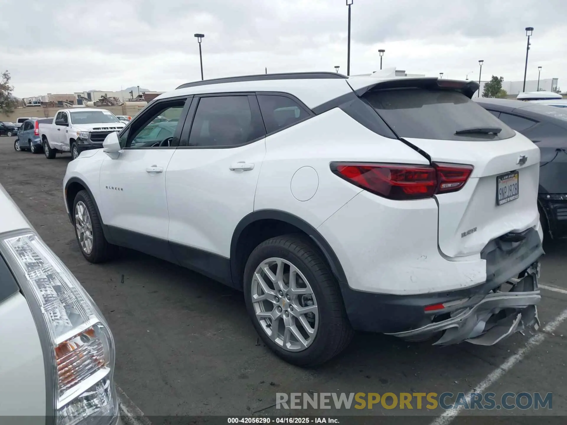 15 fotografías del automóvil dañado 3GNKBCR44RS277208 CHEVROLET BLAZER 2024
