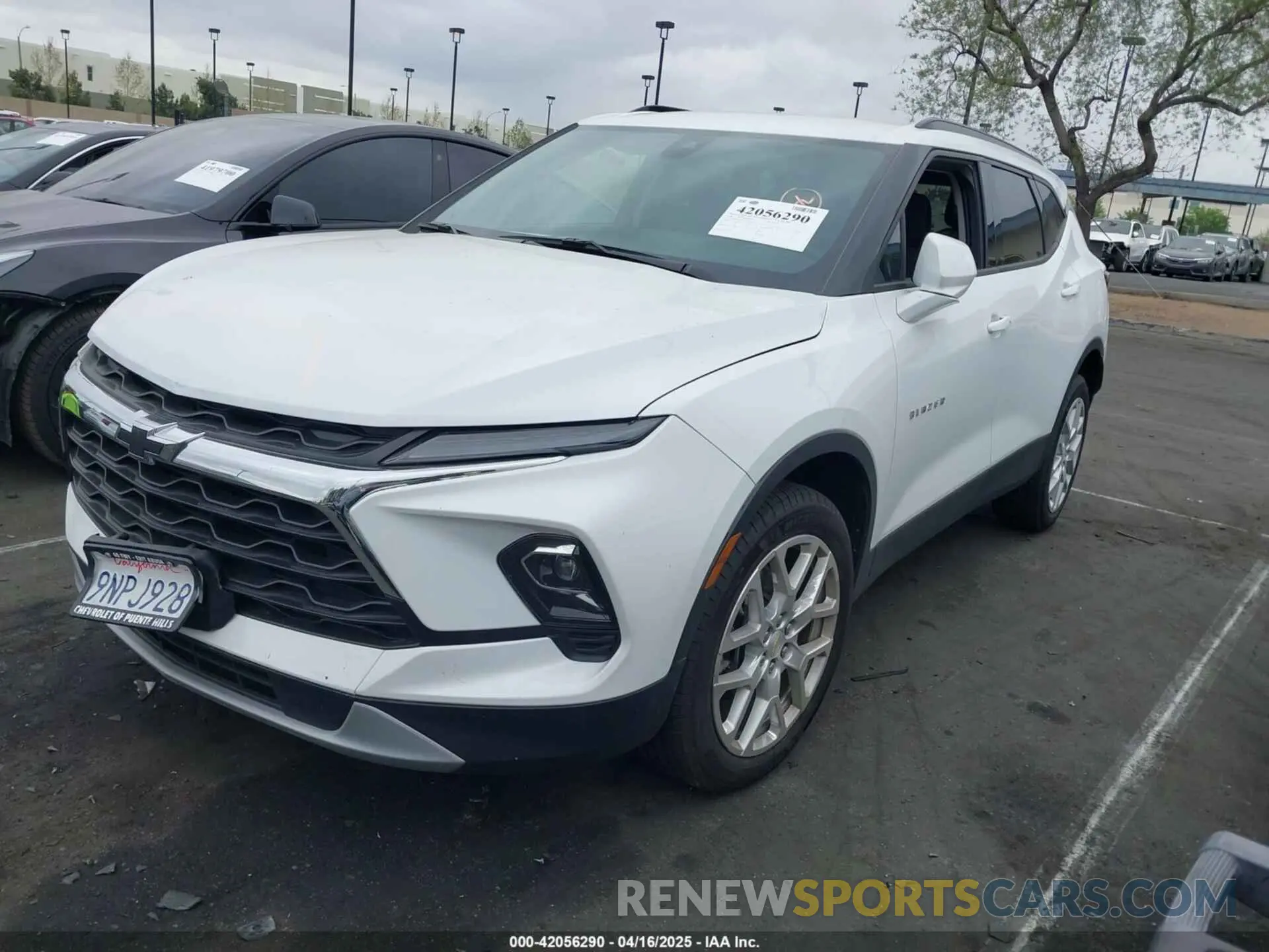 2 fotografías del automóvil dañado 3GNKBCR44RS277208 CHEVROLET BLAZER 2024