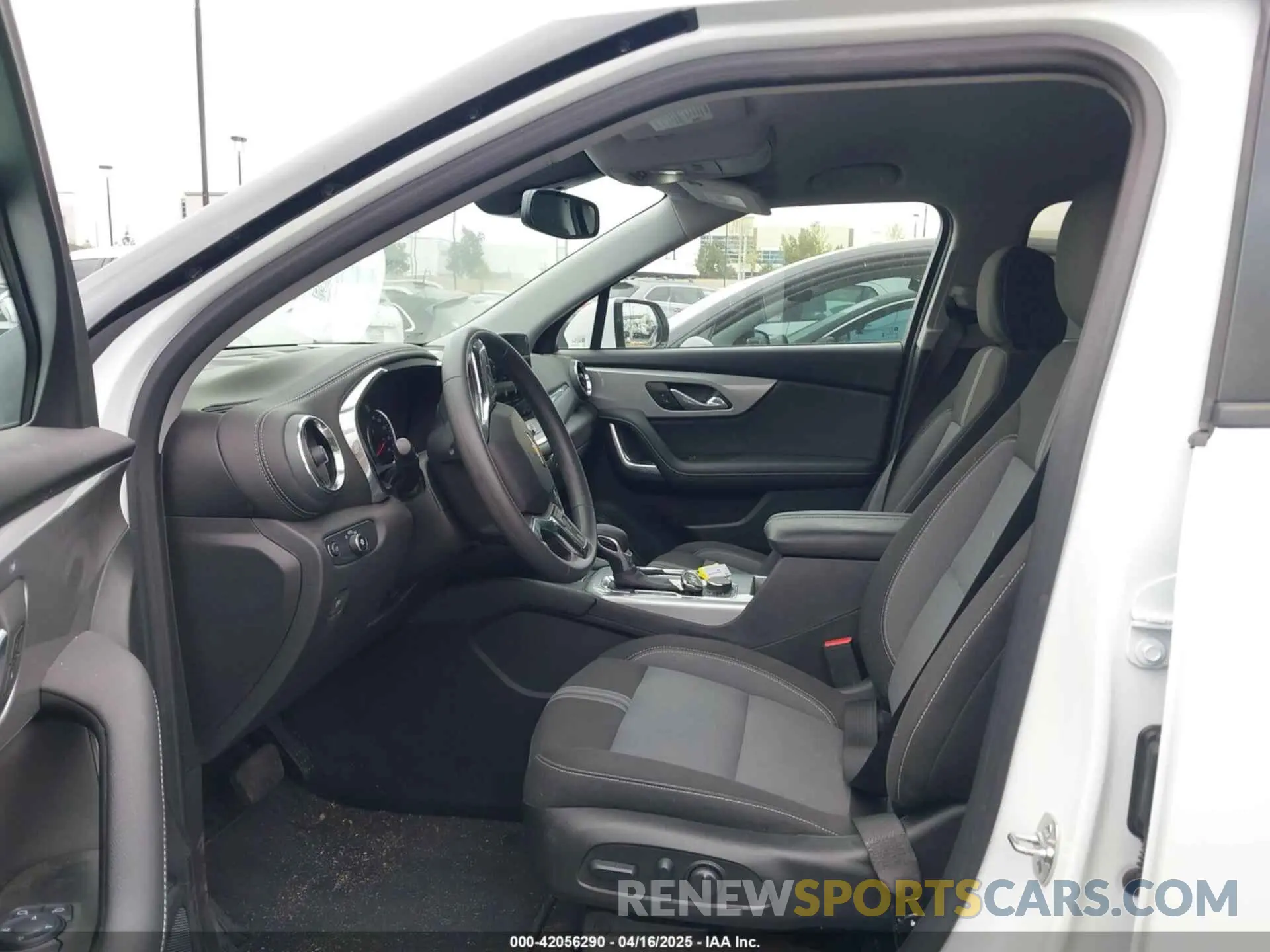 5 fotografías del automóvil dañado 3GNKBCR44RS277208 CHEVROLET BLAZER 2024