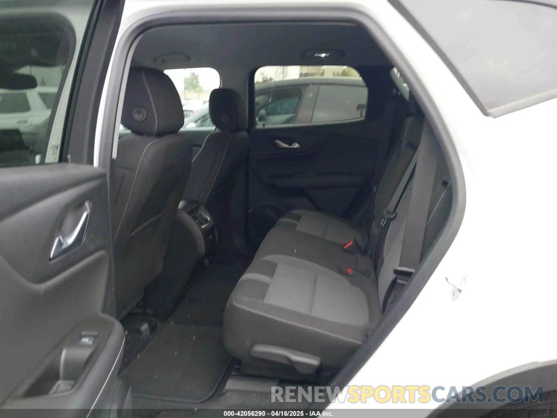 8 fotografías del automóvil dañado 3GNKBCR44RS277208 CHEVROLET BLAZER 2024