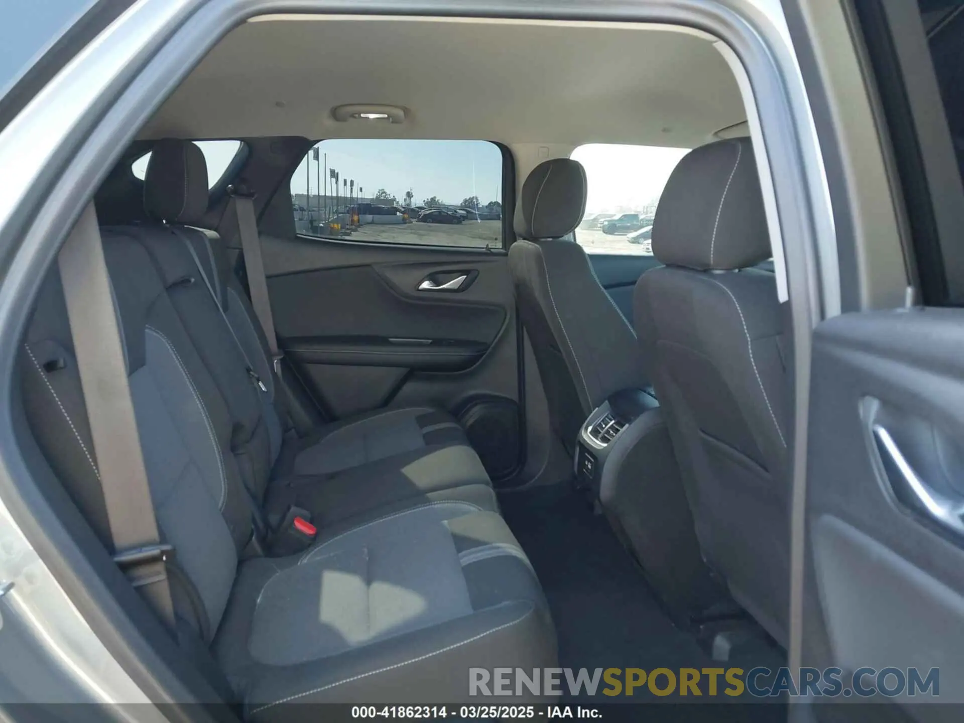 8 fotografías del automóvil dañado 3GNKBCR47RS125584 CHEVROLET BLAZER 2024